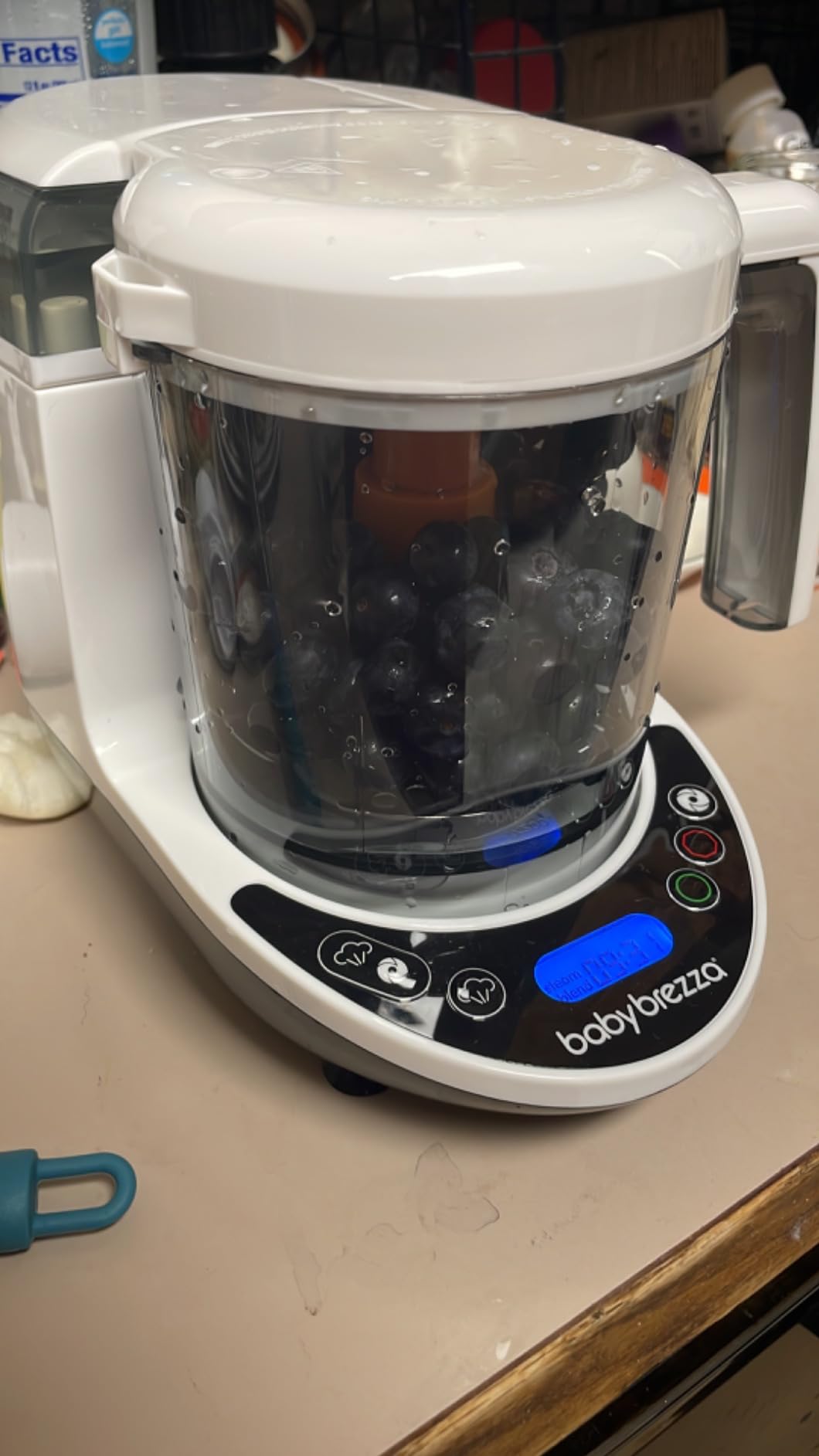 Baby Brezza One Step Baby Food Maker Deluxe - Auto shut Off, Dishwasher Safe Cooker and Blender to Steam + Puree Organic Food for Infants + Toddlers - Set of 3 Pouches + 3 Funnels customer photo 2