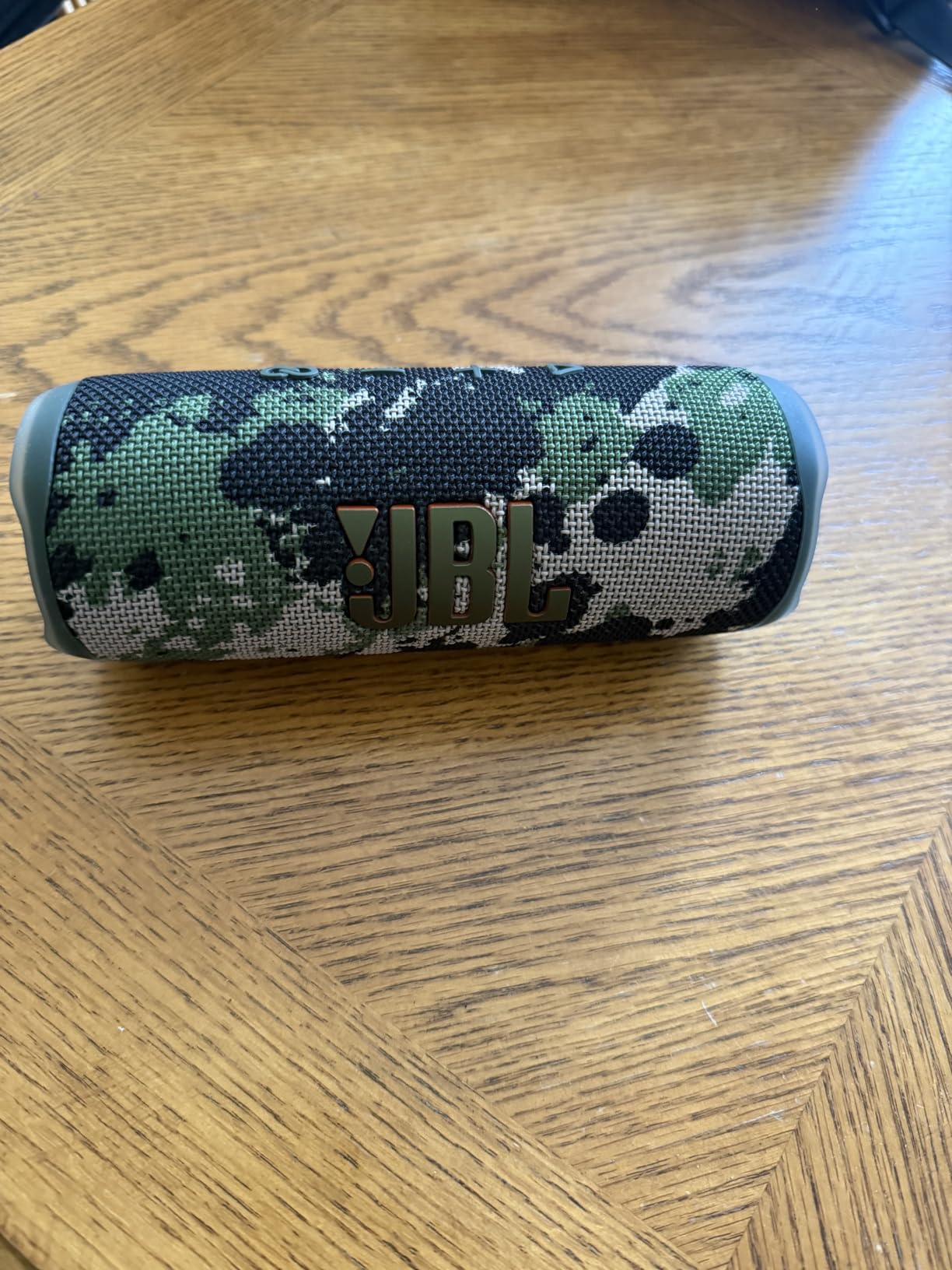 JBL FLIP 6 Portable Wireless Bluetooth Speaker Waterproof - Black (Renewed) customer photo 1