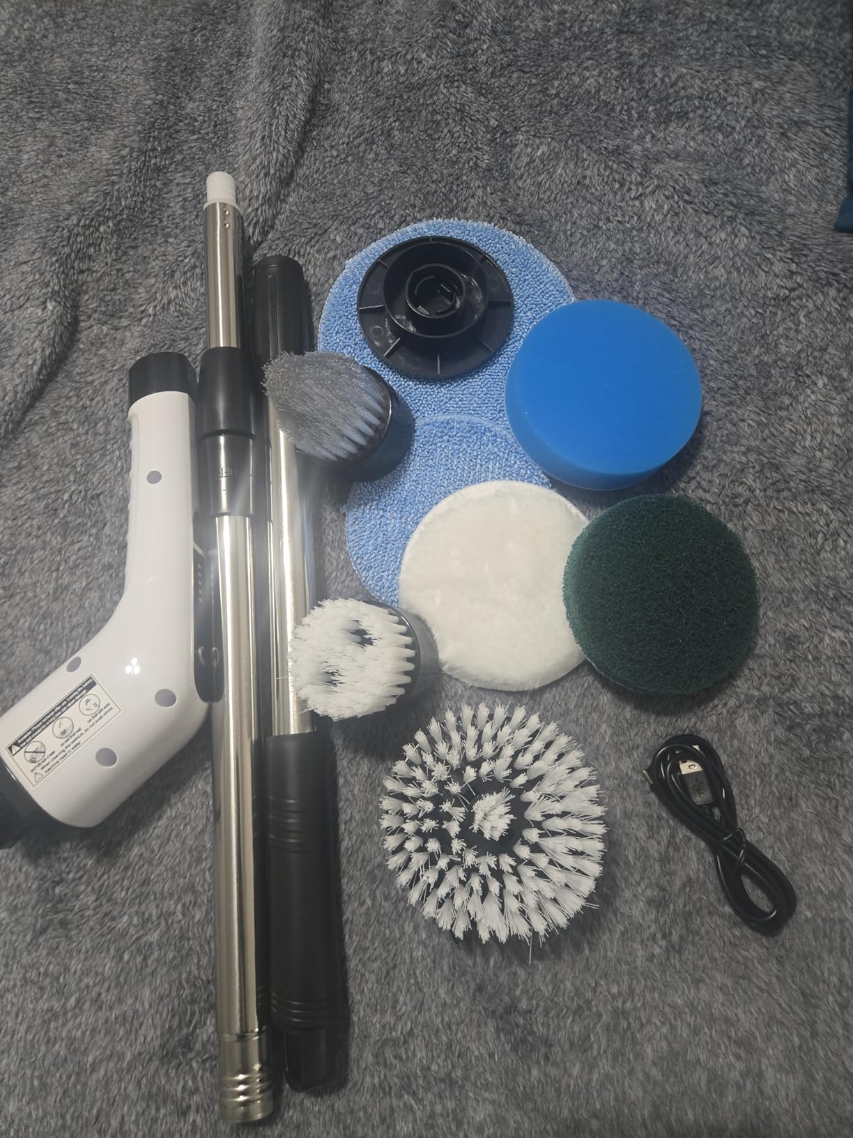 Leebein Electric Spin Scrubber, Cordless Cleaning Brush with 8 Replaceable Brush Heads, Tub and Floor Tile 360 Power Scrubber Dual Speed with Adjustable & Detachable Handle for Bathroom Kitchen Car customer photo 1