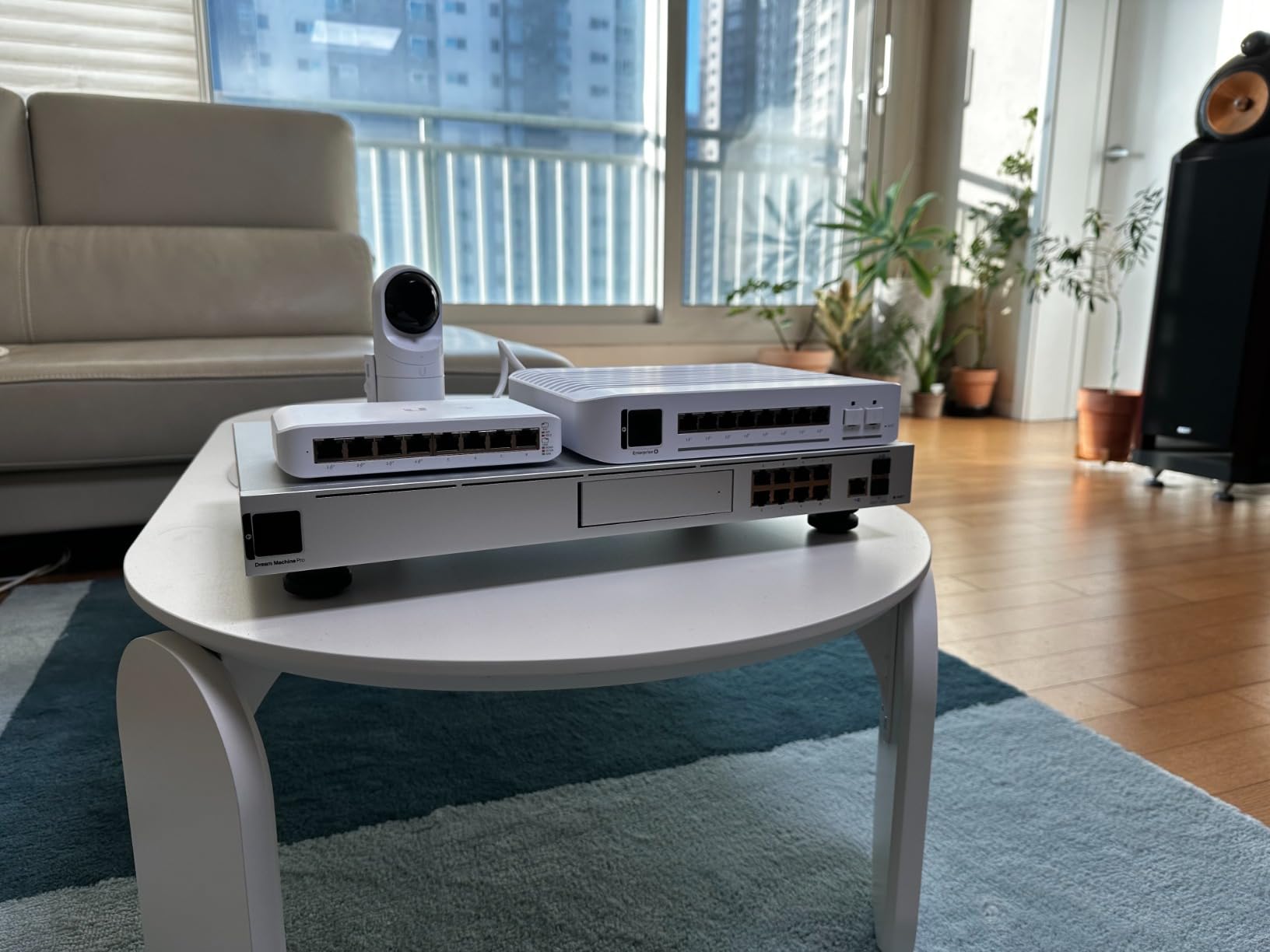 Ubiquiti Switch Enterprise 8 PoE customer photo 1
