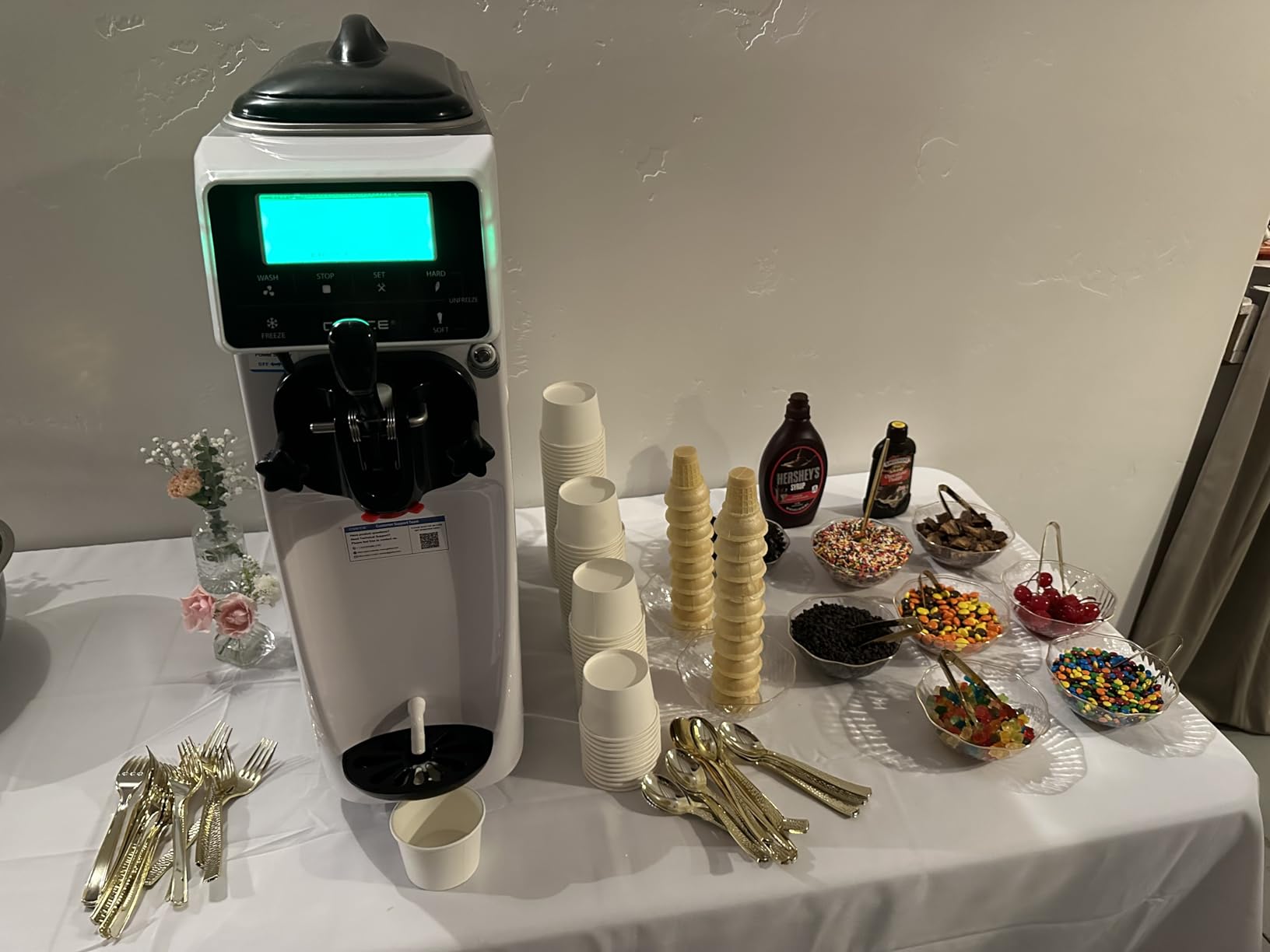 Commercial Ice Cream Maker Machine, 10 Inch LCD Touch Screen Dual System Independent Operation, 6.8 to 8.4 Gal/H Soft Serve Ice Cream Machine With Pre-cooling Frequency Conversion customer photo 1