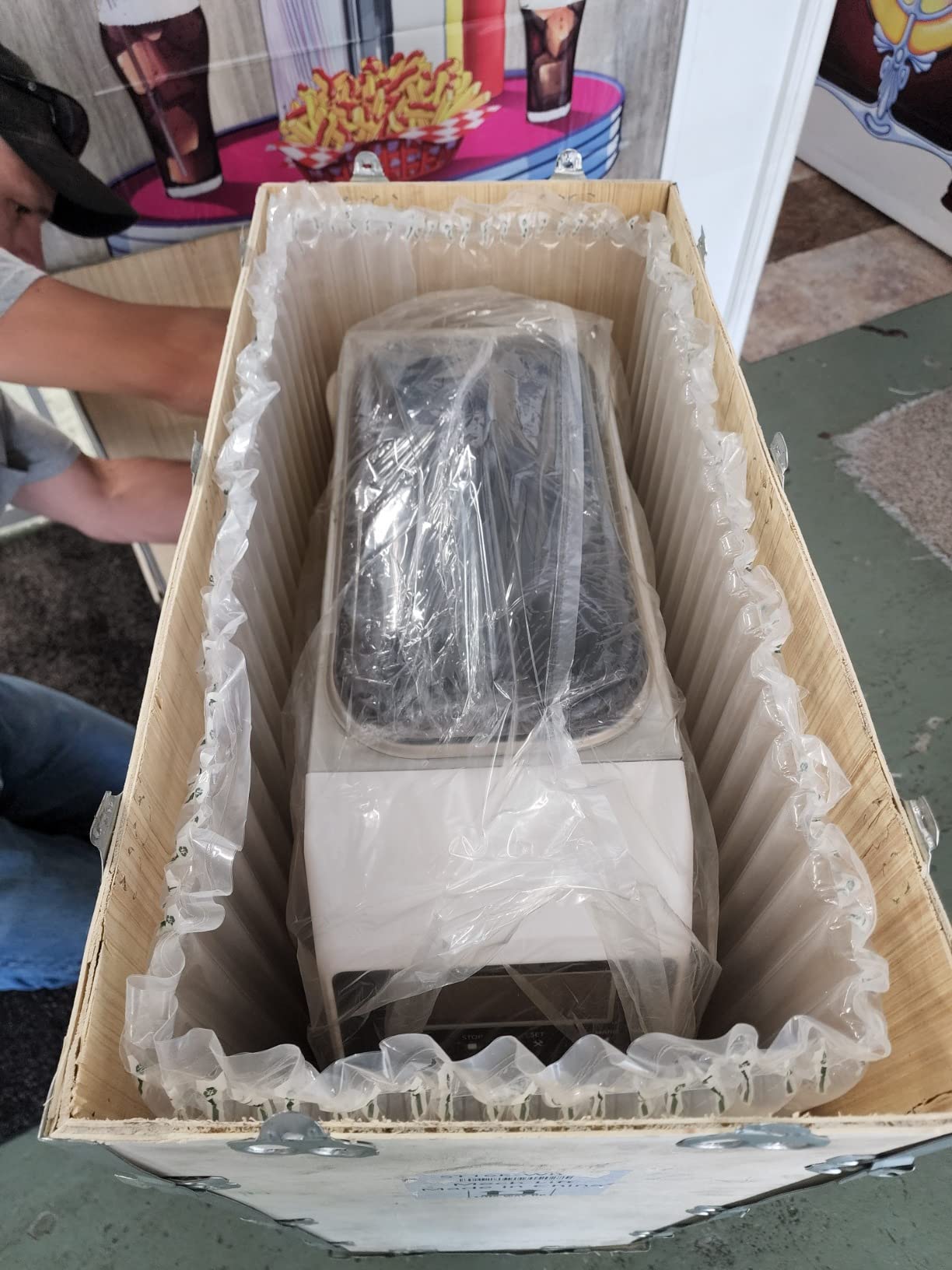 Commercial Ice Cream Maker Machine, 10 Inch LCD Touch Screen Dual System Independent Operation, 6.8 to 8.4 Gal/H Soft Serve Ice Cream Machine With Pre-cooling Frequency Conversion customer photo 2