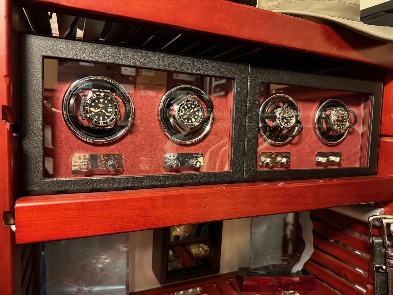 ROTHWELL Double Watch Winder for Automatic Watches with Quiet Motor with Multiple Speeds and Rotation Settings (Black/Grey) customer photo 2