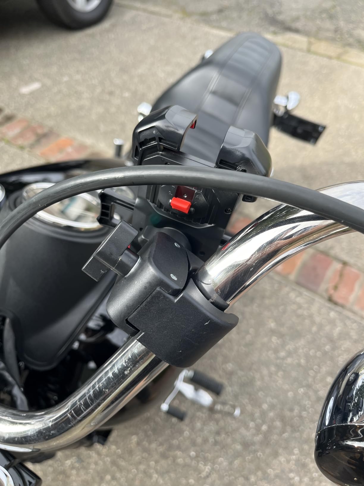 JOYROOM Motorcycle Phone Mount, [1s Auto Lock][100mph Military Anti-Shake] Bike Phone Holder for Bicycle, [10s Quick Install] Handlebar Phone Mount, Compatible with iPhone, Samsung, All Cell Phone customer photo 1