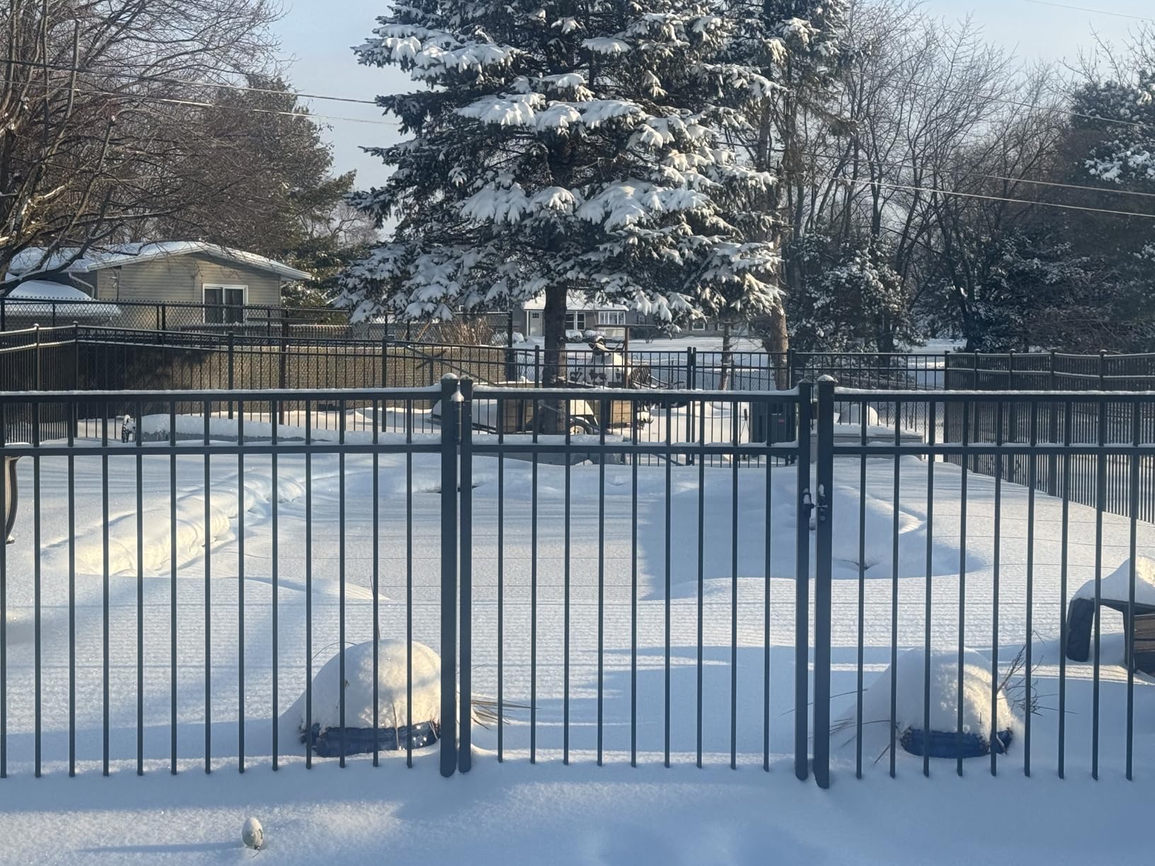 VEVOR Pool Safety Cover Fits 20x40ft Rectangle Inground Pools, Inground Pool Cover Green Mesh, Triple-Stitched for Maximum Strength, Abrasion-Resistant, for Swimming Pool Winter Safety Cover customer photo 1