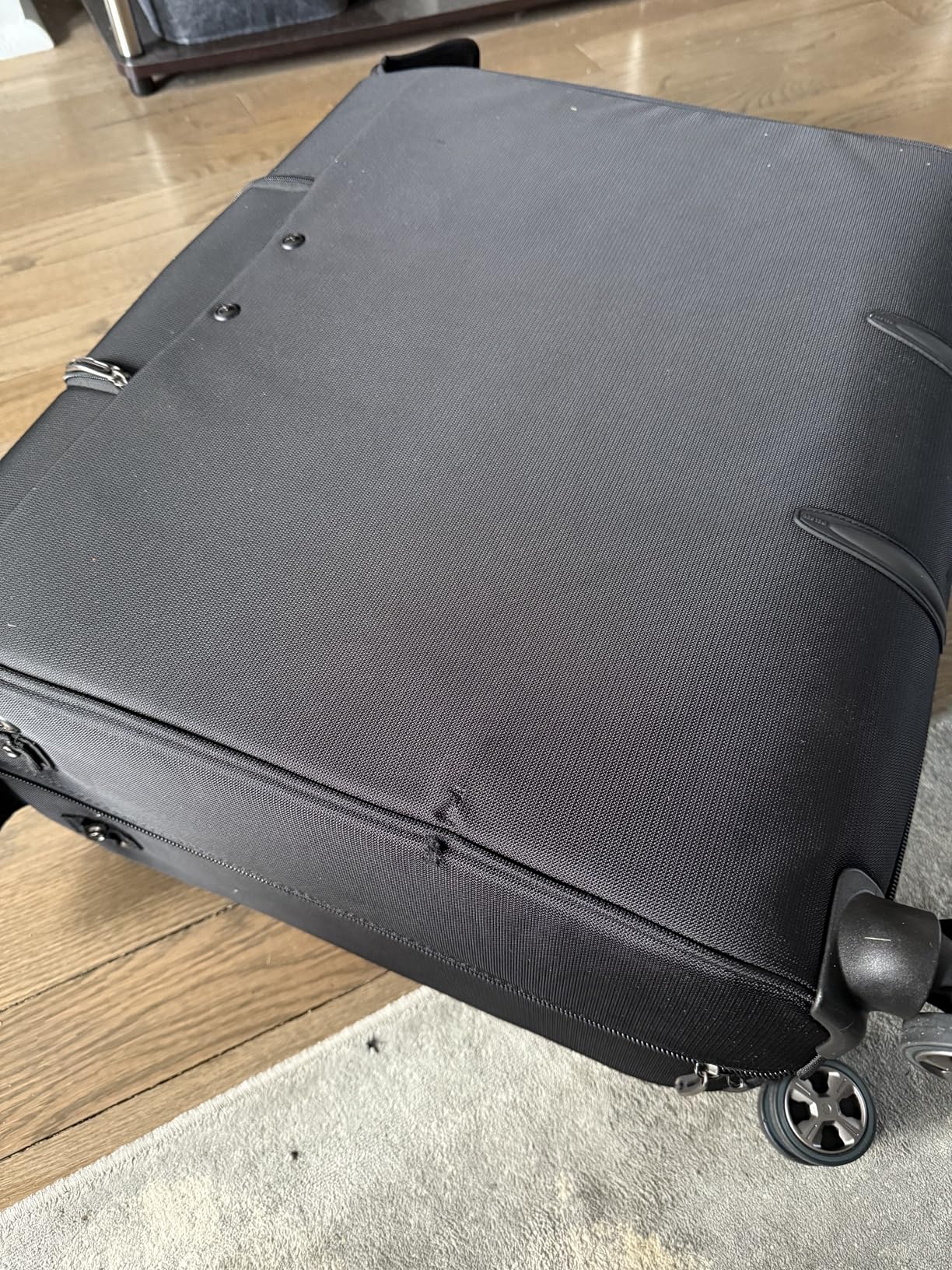 Helium DLX Rolling Garment Bag with Spinner Wheels, Black customer photo 2