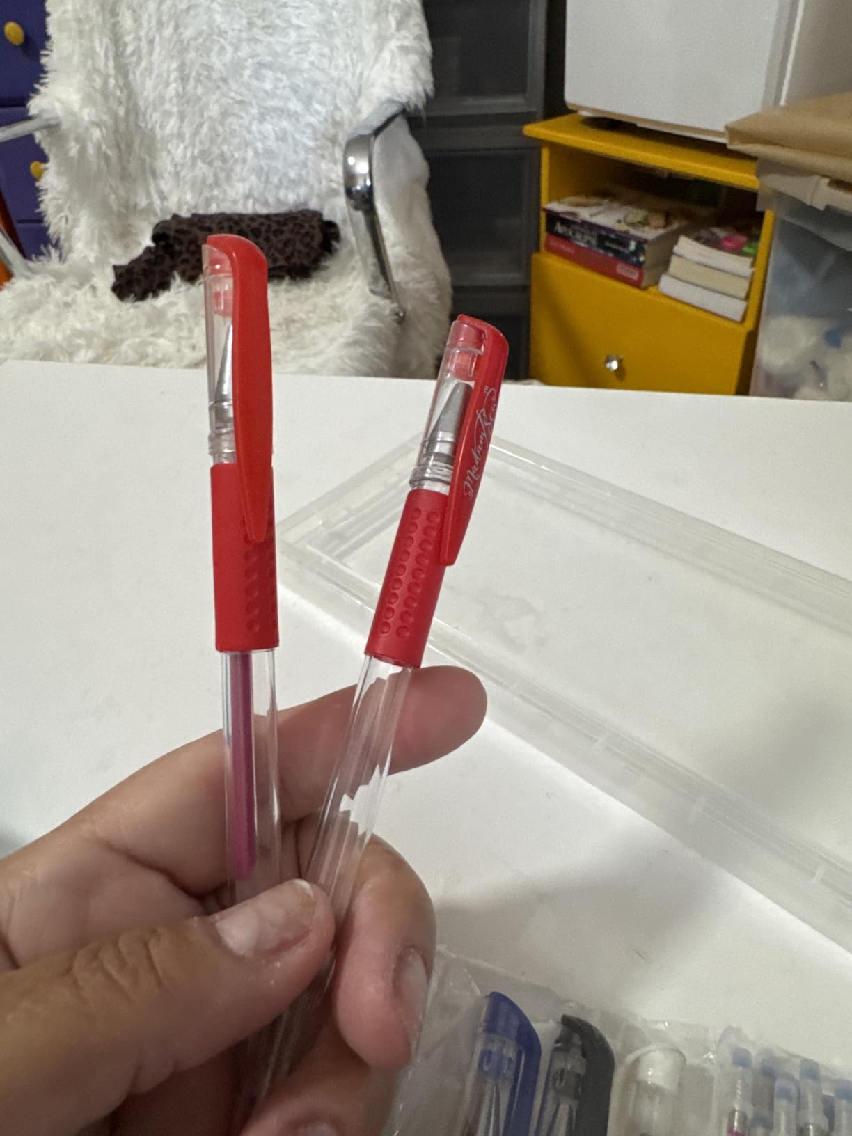 JANYUN 4 Pieces Heat Erasable Pens for Fabric with 28 Refills Fabric Marking Pens Fabric Markers for Quilting Sewing DIY Dressmaking Fabrics Tailors Chalk(32) customer photo 1