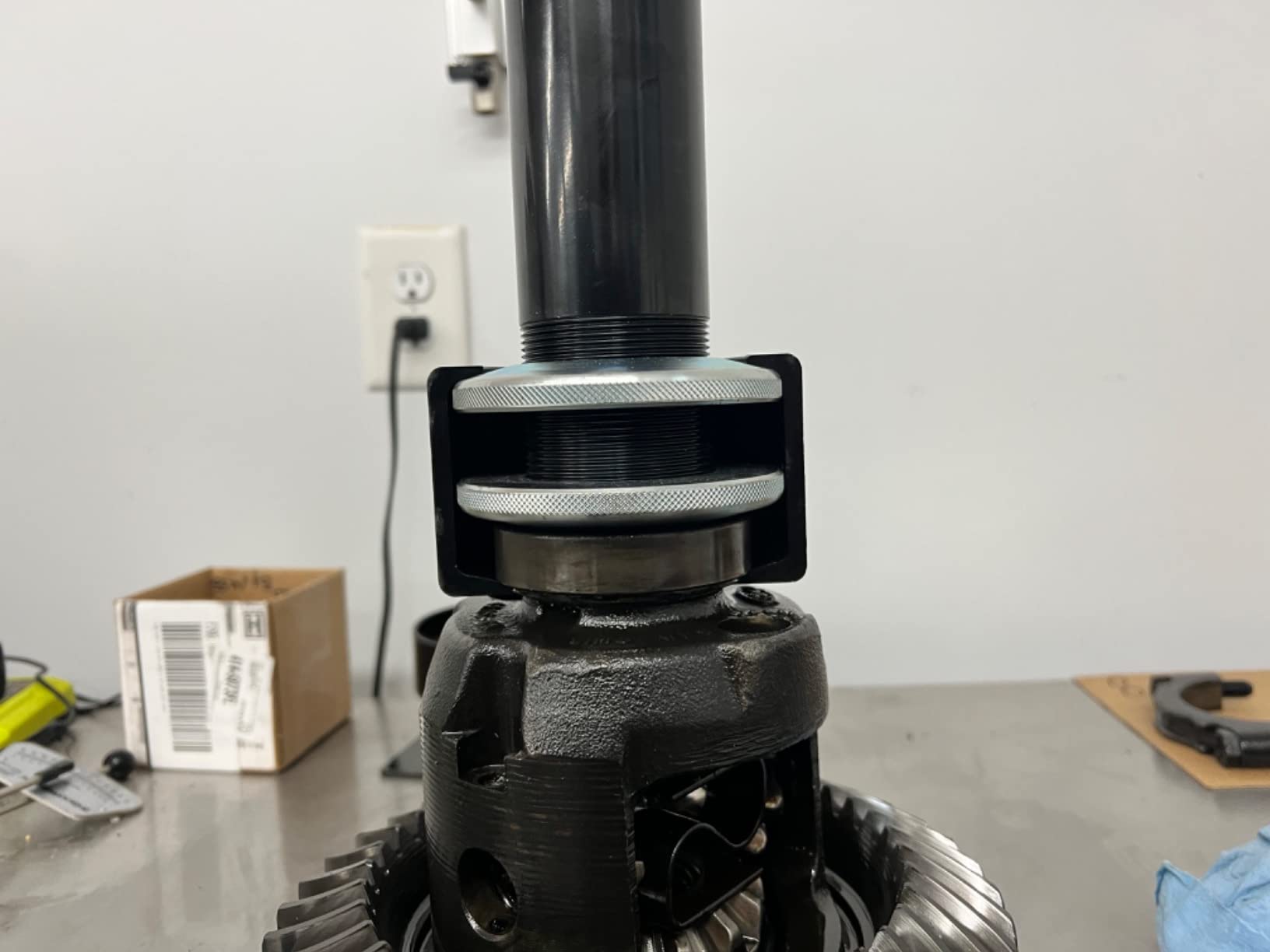 VEVOR Carrier & Pinion Bearing Puller, Compatible with Dana 30,40,50,60,70, 80, Ford 10.25