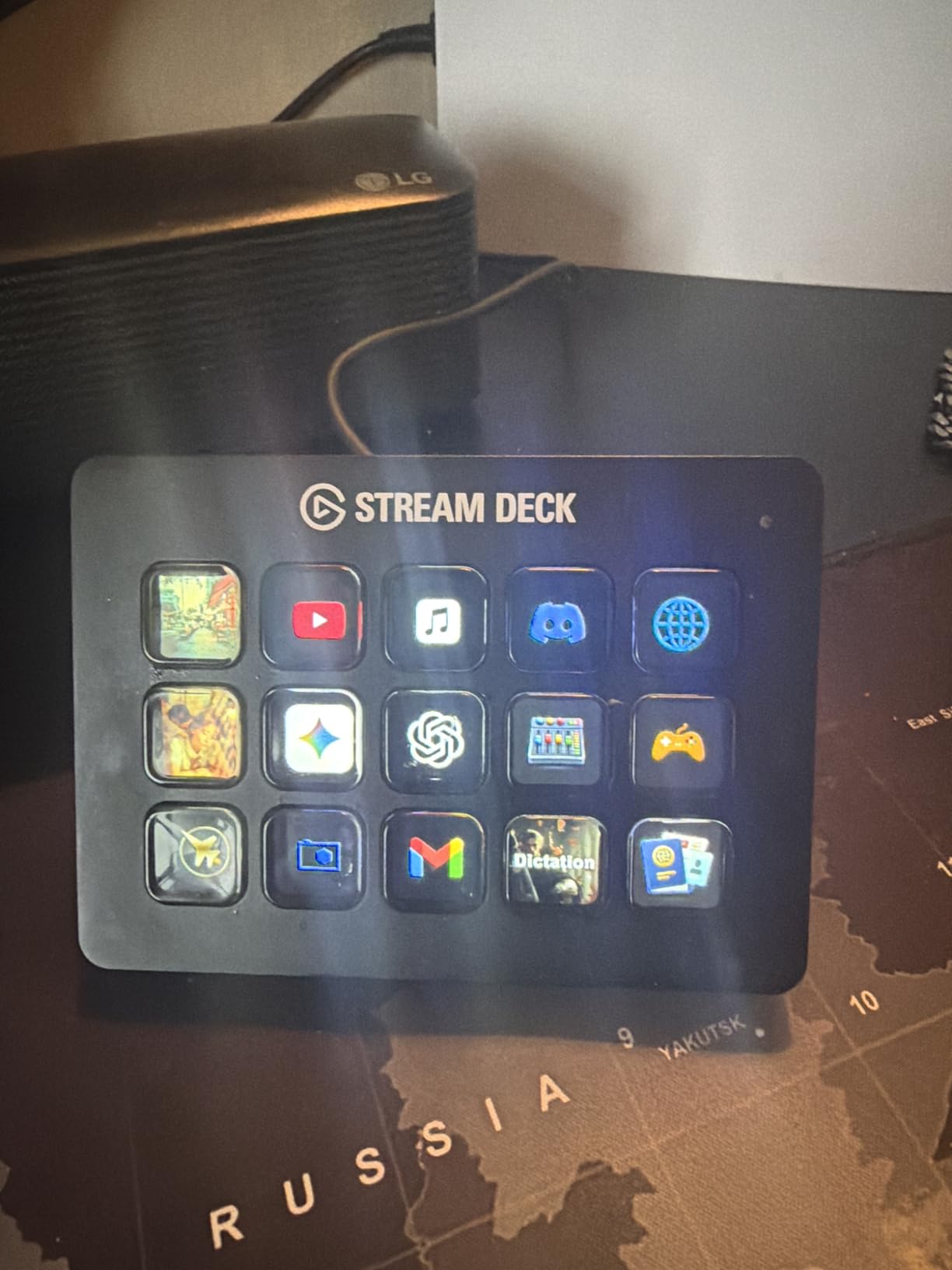 Stream Deck MK.2 White Studio Controller, 15 Keys customer photo 1