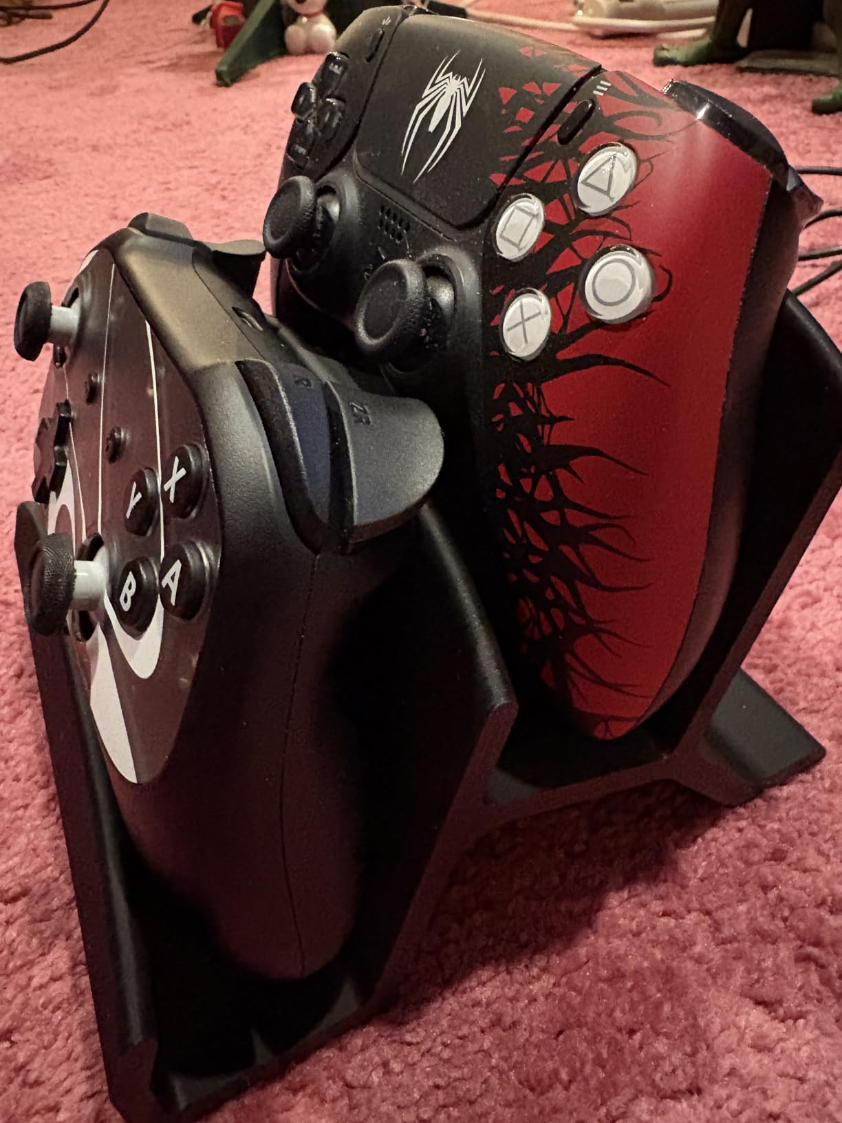 Game Controller Desktop Holder Stand (2 Pack) - Universal Design for Xbox ONE, PS5, PS4, PC, Steelseries, Steam & More, Reduce Clutter UGDS-05 by Brainwavz customer photo 1