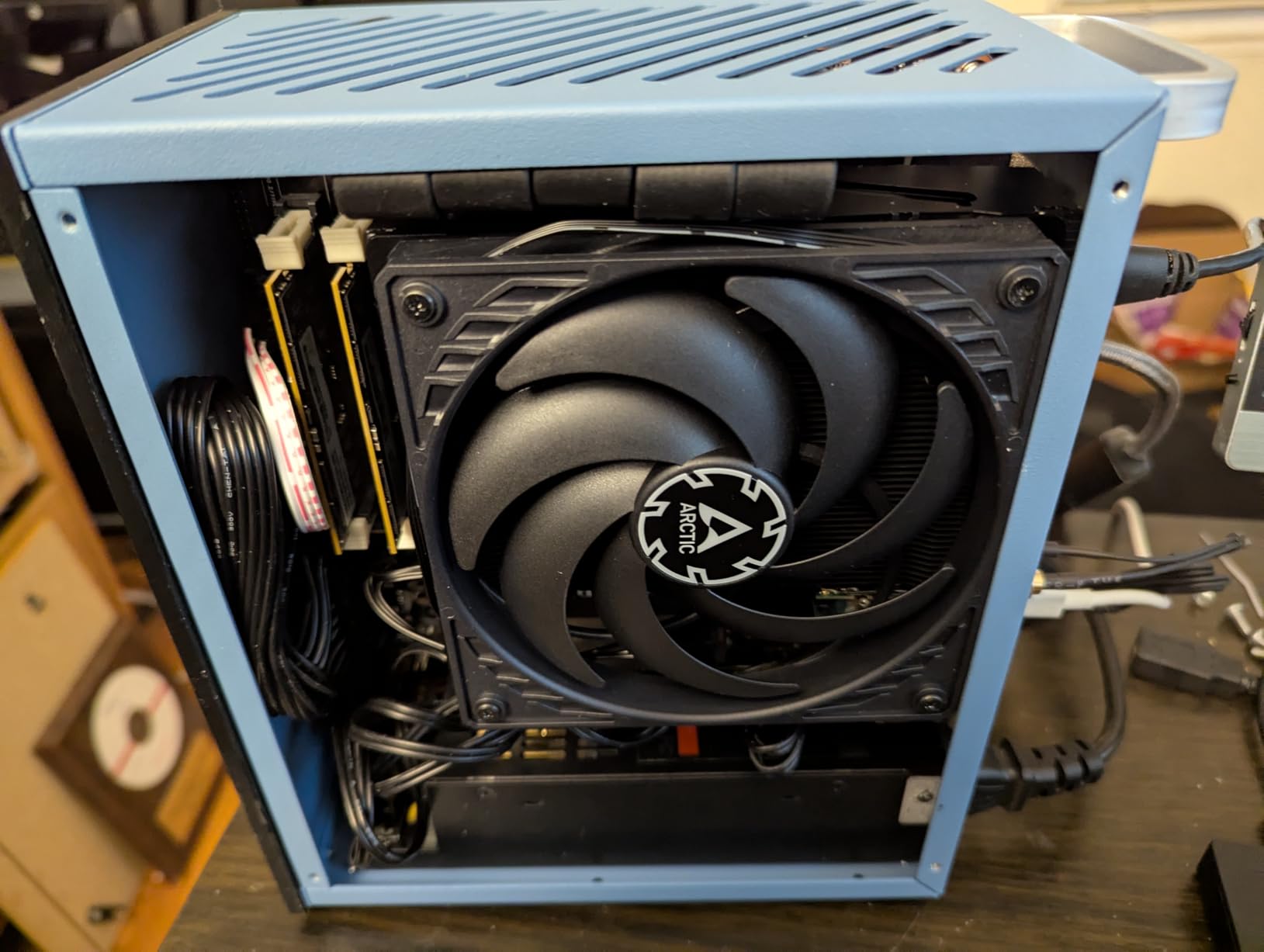 ARCTIC P12 Slim PWM PST (3 Pack) - PC Fans, 120mm Case Fan with PWM Sharing Technology (PST), Pressure-optimised, Quiet Motor, Computer, Extra Slim, 300-2100 RPM - Black customer photo 1