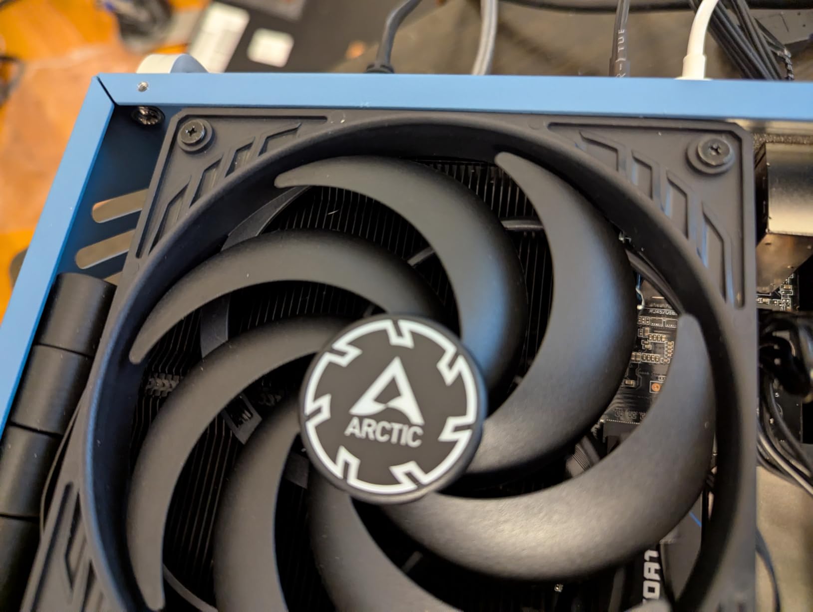 ARCTIC P12 Slim PWM PST (3 Pack) - PC Fans, 120mm Case Fan with PWM Sharing Technology (PST), Pressure-optimised, Quiet Motor, Computer, Extra Slim, 300-2100 RPM - Black customer photo 2