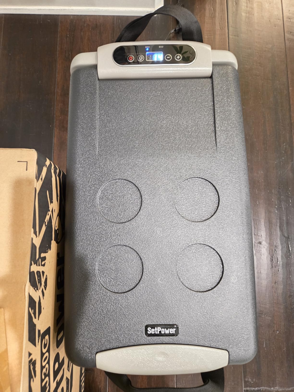 Setpower AJ30 Portable Refrigerator,Portable Freezer,32 Quart Electric Cooler,Car Refrigerator,12/24V DC Cable & 110/240V AC,Car Fridge for Camping,Truck,RV,Travel,Fishing customer photo 2