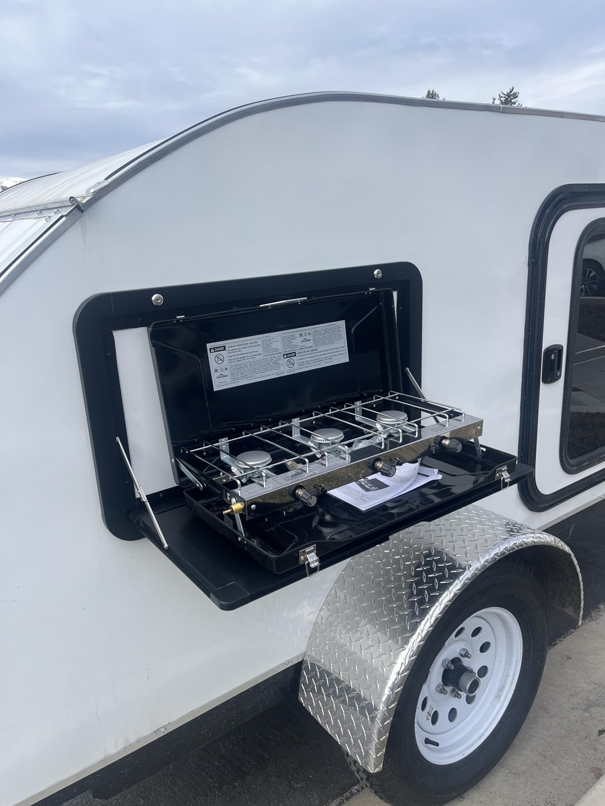 Foldable Rv Tables, 31.5 x 17.7 inchs Campervan Outside Picnic Wall Mounted Table, Premium Aluminum Alloy Folding Wall Table Lockable Wall Table Kit for Campervans and Motorhomes customer photo 2