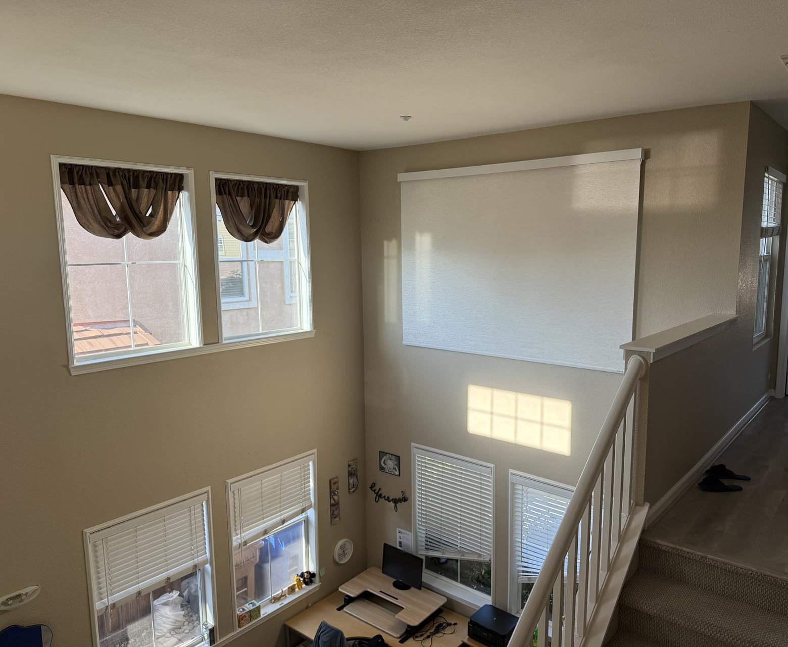 ZSTARR Motorized Smart Blind for Window with Remote Control, Automatic Blackout Roller Shade Customizable Size,with Valance Child Safety Rechargeable Battery Blinds (Full Blackout Black) customer photo 1