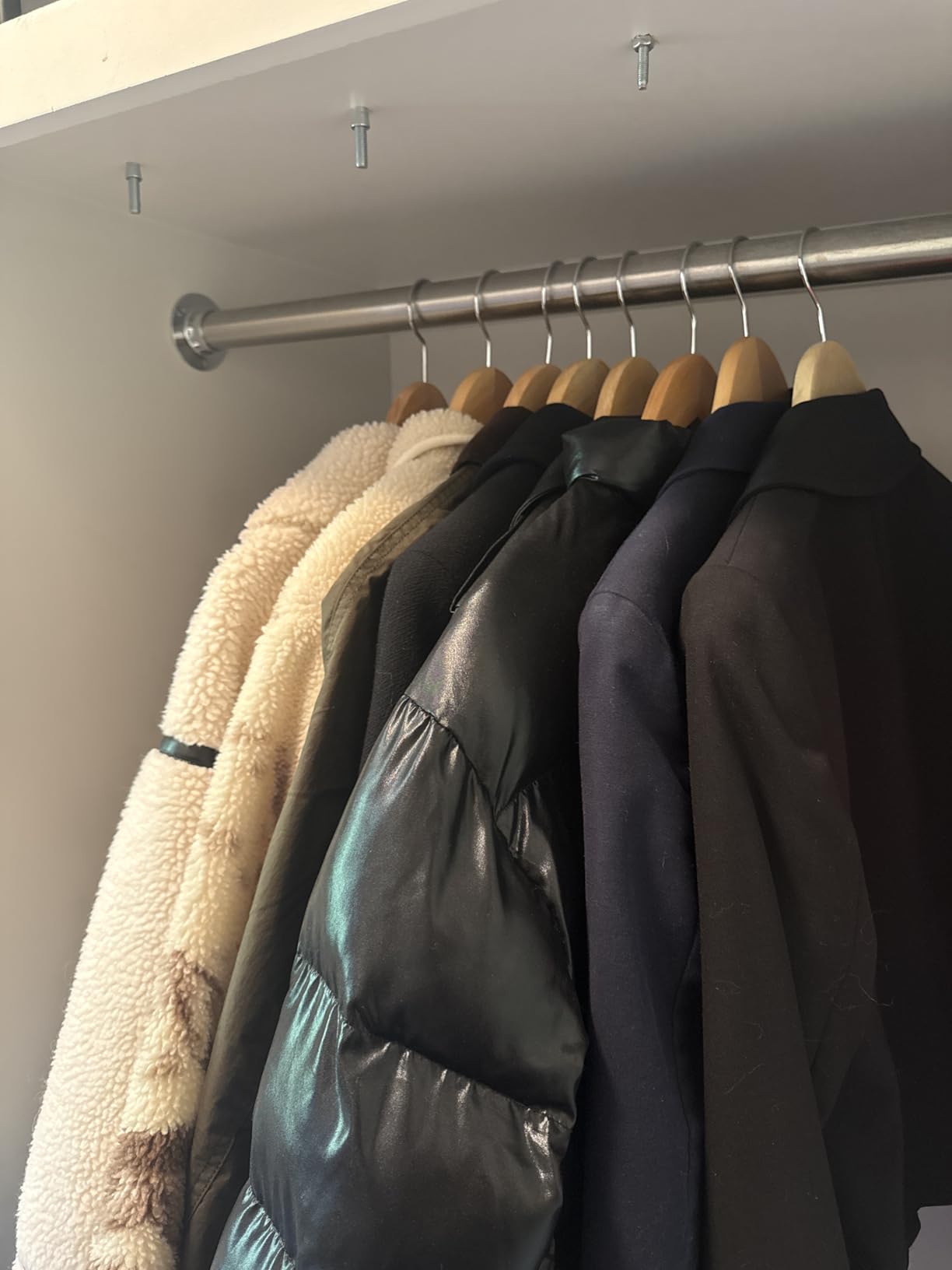 TOPIA HANGER Wooden Hangers 30 Pack, Natural Wood Clothes Hangers, Durable Coat Hanger with 360-Degree Rotatable Hook, Non-Slip Pants Bar and Shoulder Notches for Camisole Tops-CT34N30 customer photo 1