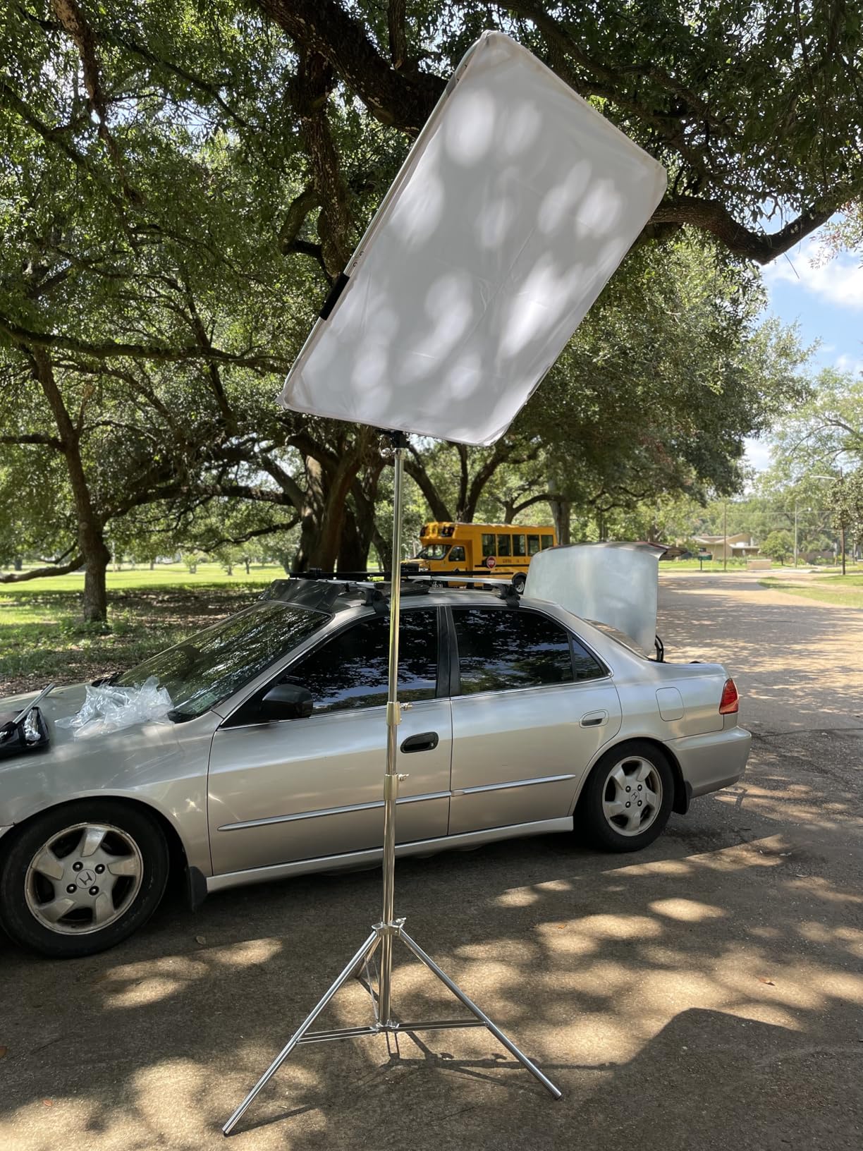 Fomito Portable Hand-held Scrim Flag 39x39 inch / 100x100cm Light Reflector Panel Kit with Assemblable Frame, Diffusion Gold & Black, Silver & White customer photo 1