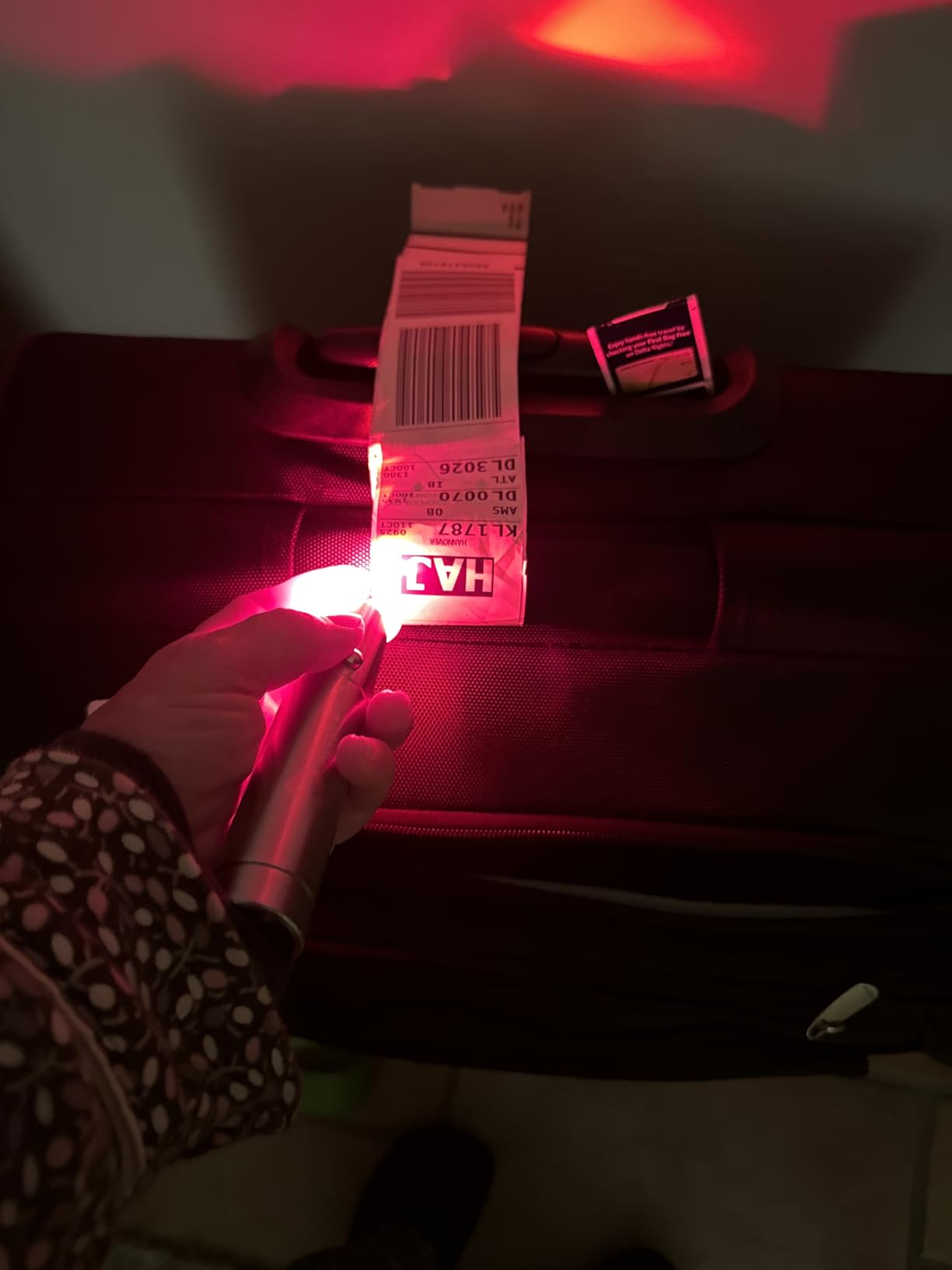 LifePro Infrared & Red Light Therapy for Body Joints & Muscles Wellness Support, Portable Red Light Therapy Device, Near Infrared Light Therapy for Body & Face - Use 3 wavelengths customer photo 2