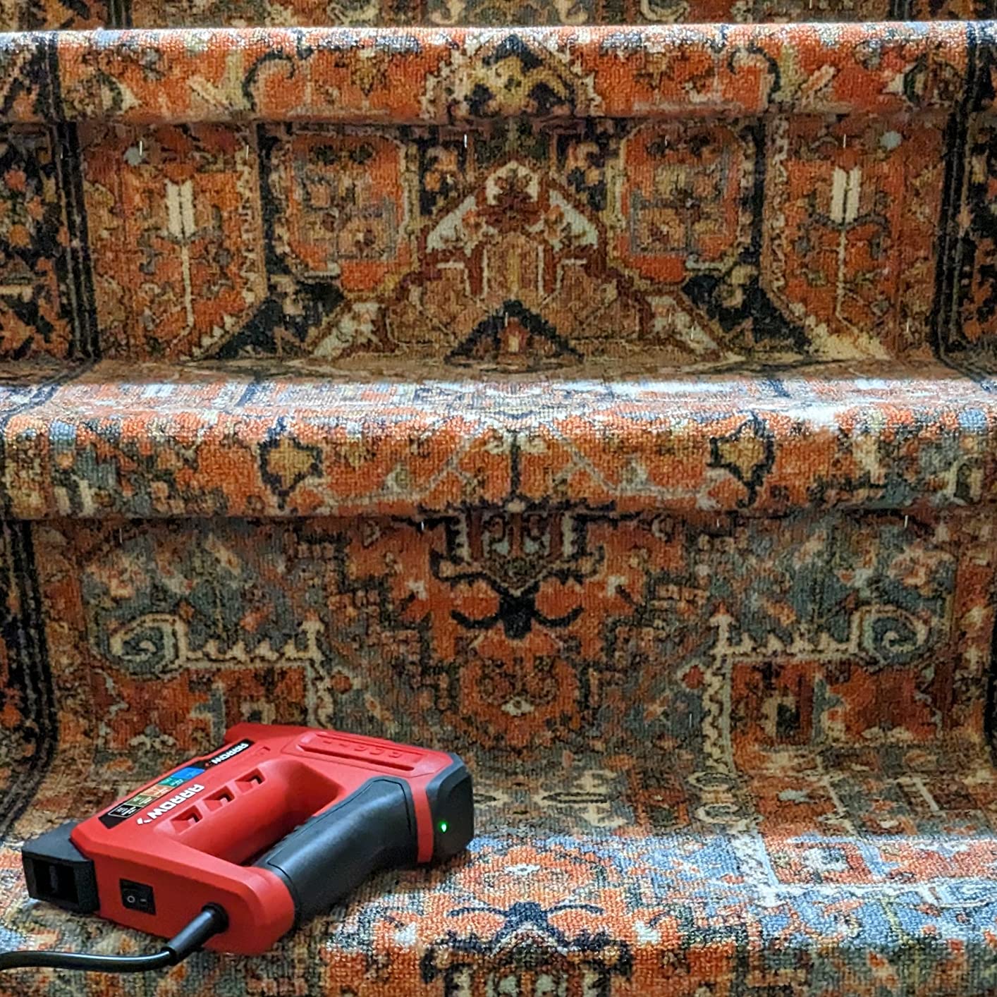 Arrow ET501F Corded 5-in-1 Professional Electric Staple and Nail Gun, Wire Stapler, and Brad Nailer for Upholstery, Framing, Insulation, Crafts, Fencing, and Cable, Black/Red customer photo 1