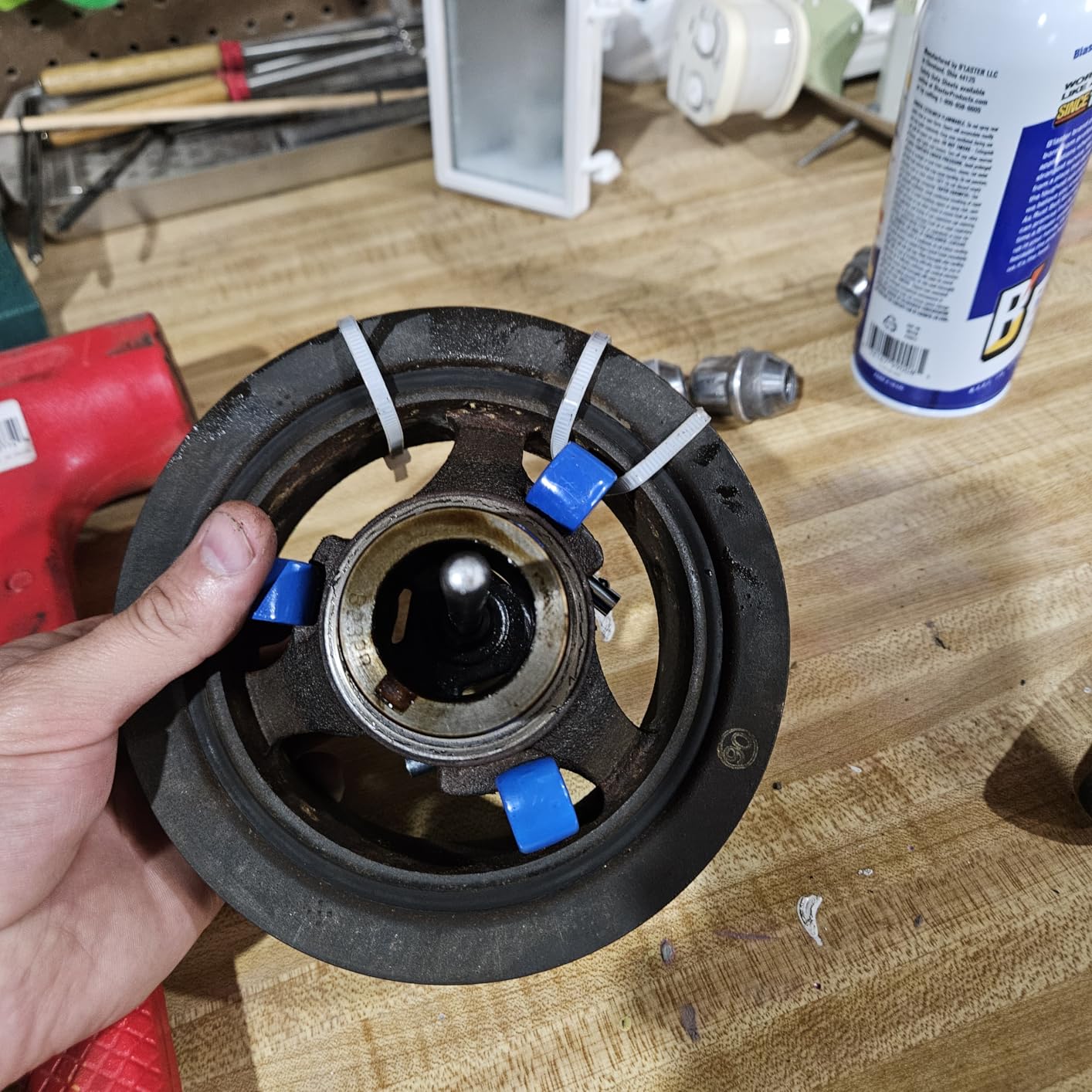 Orion Motor Tech Harmonic Balancer Puller Kit, Adjustable 3-Jaw Puller Set for Removing Harmonic Dampers & Balancers, 3-Jaw Pulley Puller Set Compatible with Chevy GM Chrysler Cadillac Ford More, Blue customer photo 2