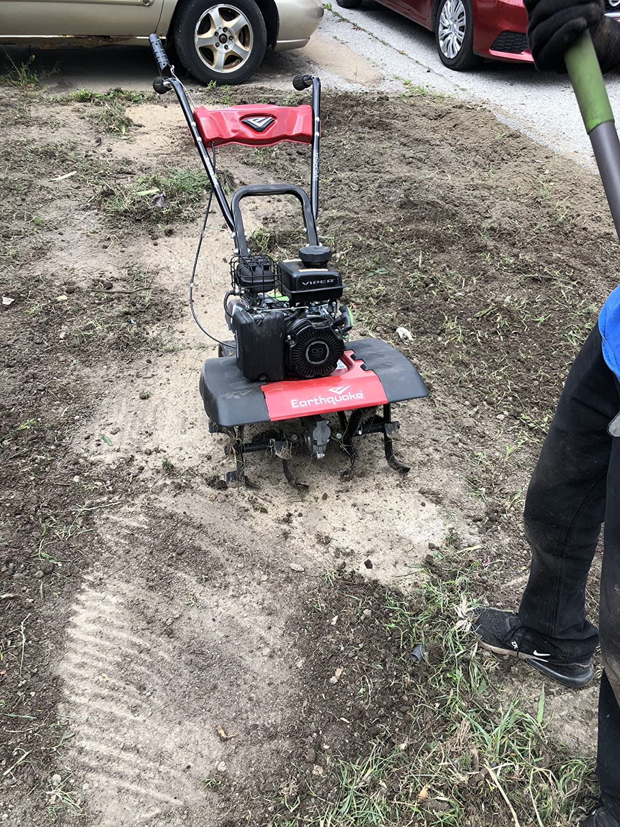 Earthquake Versa 2-in-1 Tiller Cultivator with a 79cc 4-Cycle Viper Engine, Removable Side Shields, Toolless Tilling Width Adjustment, Integrated Transport Wheels, Model: 24734 customer photo 2