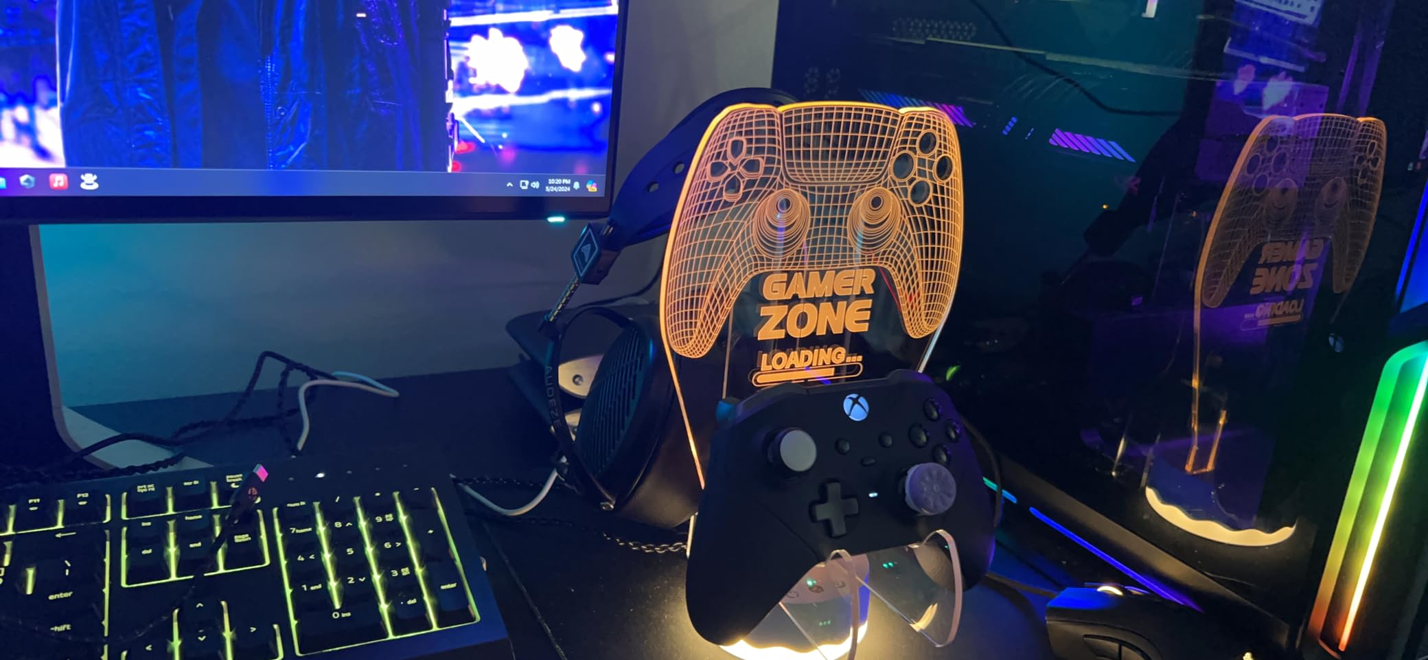 YuanDian Light up Headphone Controller Holder, 16 Colors 3D LED Lights Gamepad Headset Stand, Game Controller Hanger for All Universal Gaming PC Accessories customer photo 1