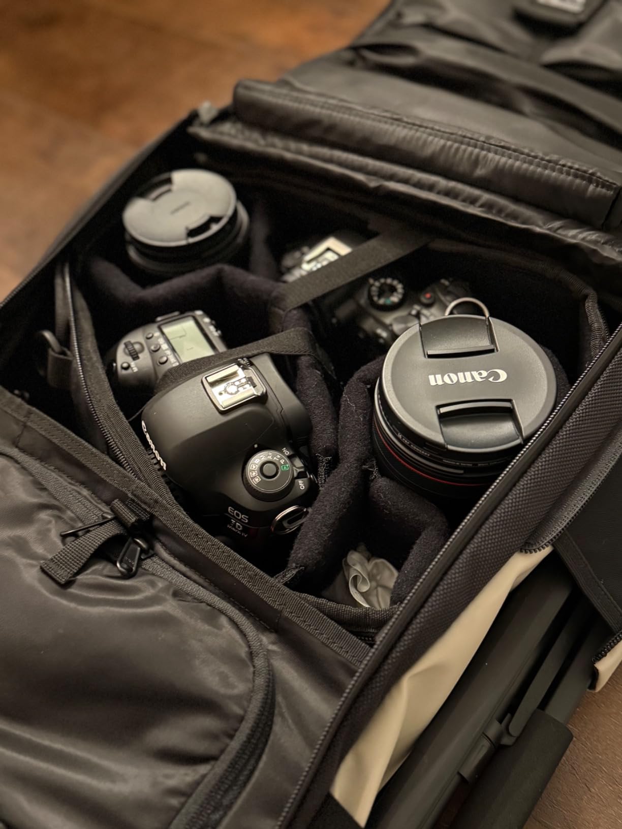 WANDRD PRVKE 21L Photography Bundle: Weather-Resistant Travel & Camera Backpack with Laptop Sleeve, Quick Side Access, Clamshell Opening - Ideal Photography & Travel Bag (Yuma Tan) customer photo 2