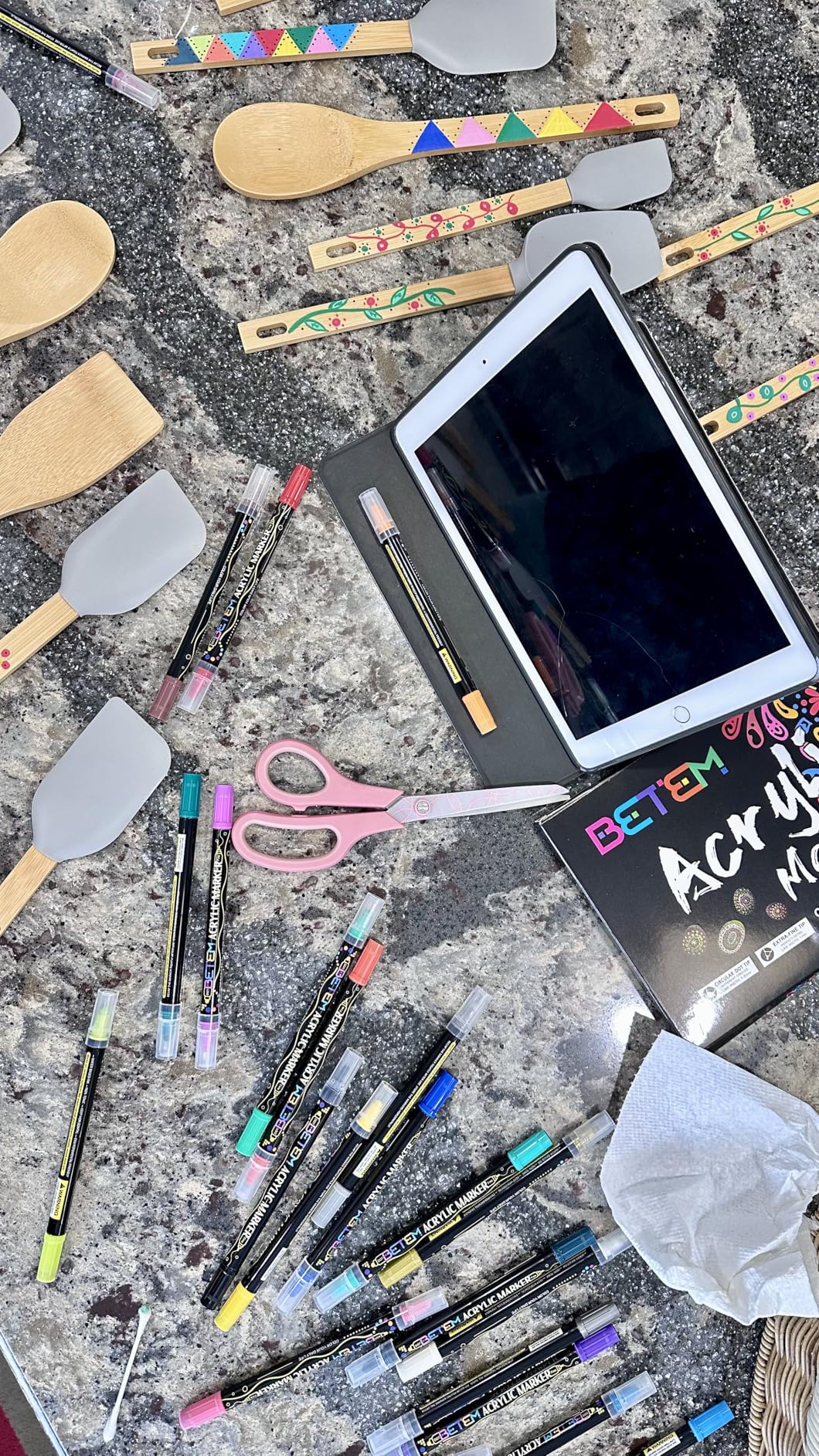 Betem 24 Colors Dual Tip Acrylic Paint Pens Markers, Premium Water-Based Acrylic Paint Markers for Fabric, Rock, Wood, Glass, Eggs, Canvas, Ceramic, Fabric Paint Markers DIY Crafts Drawing Markers customer photo 2