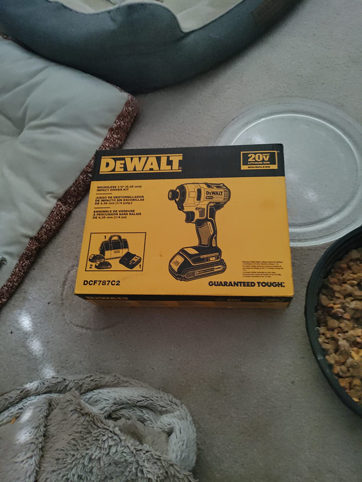 DEWALT 20V MAX Impact Driver, 1/4 in., Cordless, Battery & Charger Included (DCF787E1) customer photo 2