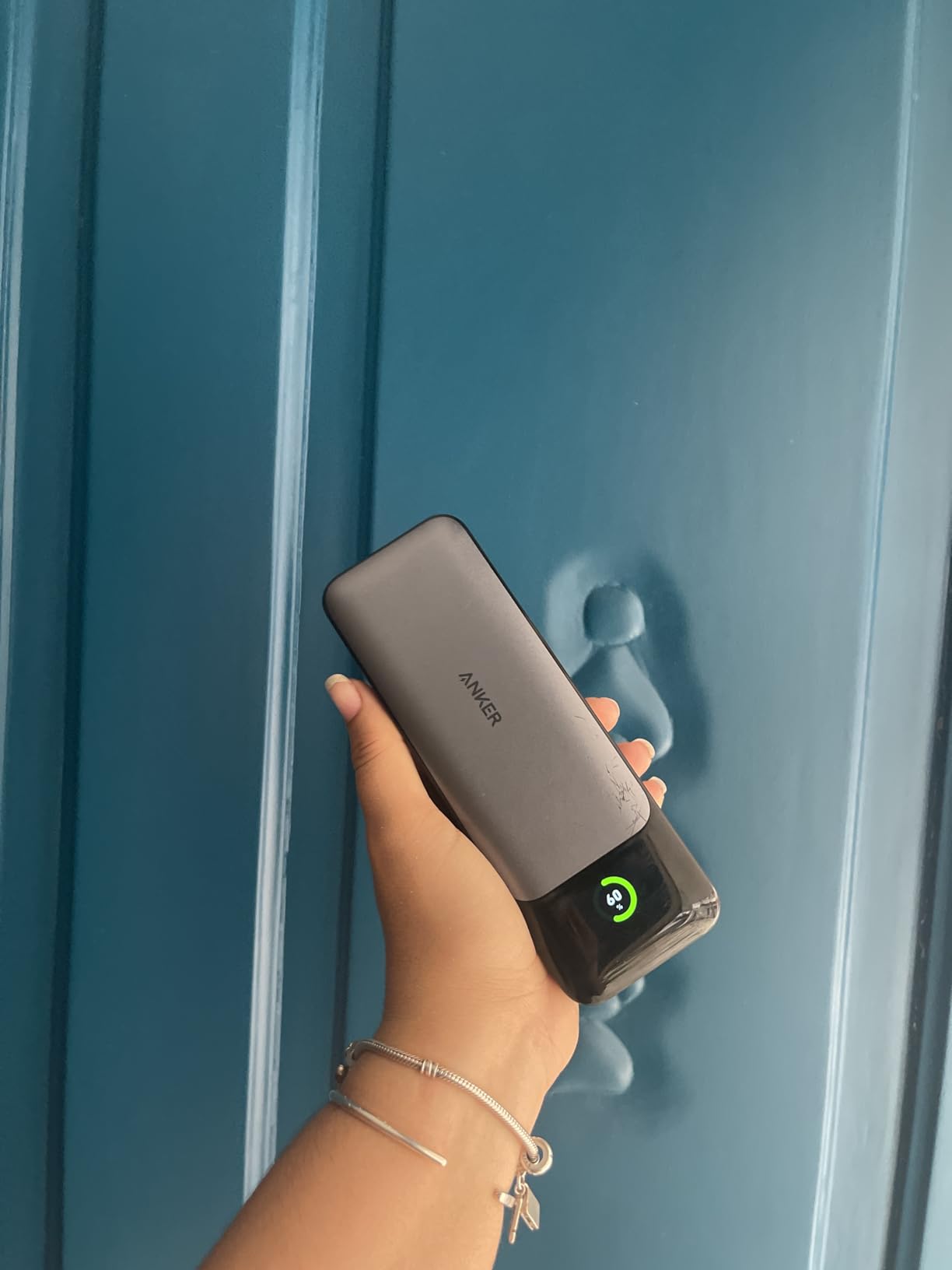 Anker 737 Power Bank, 140W Max 3-Port Laptop Portable Charger, 24,000mAh, Smart Display, Compatible with iPhone 16 / 15 / 14 Series, Vision Pro, Samsung, MacBook, and More customer photo 1