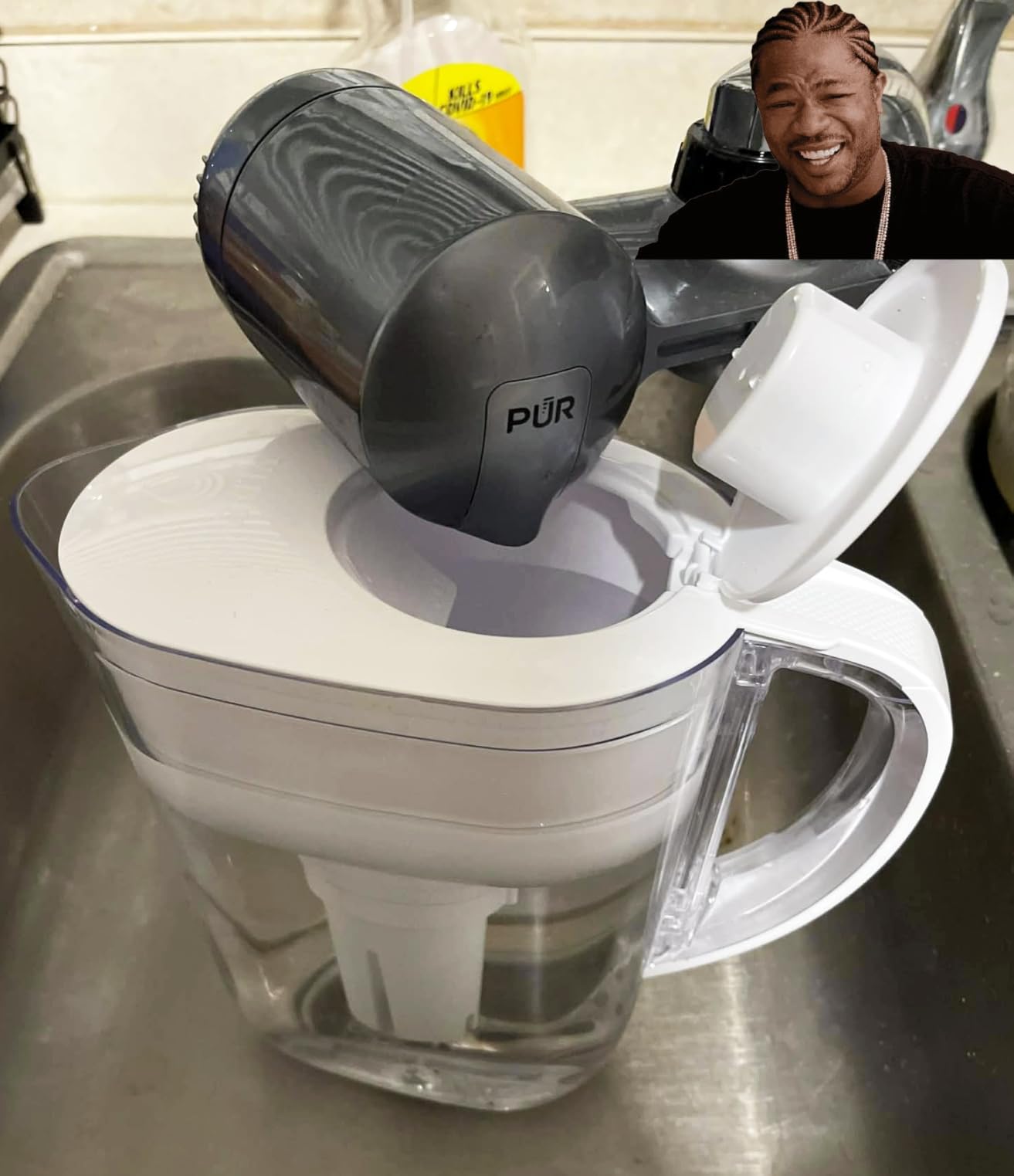 Brita Metro Water Filter Pitcher with SmartLight Change Indicator, BPA-Free, Replaces 1,800 Plastic Water Bottles a Year, Lasts Two Months, Includes 1 Filter, 6-Cup Capacity, White customer photo 1