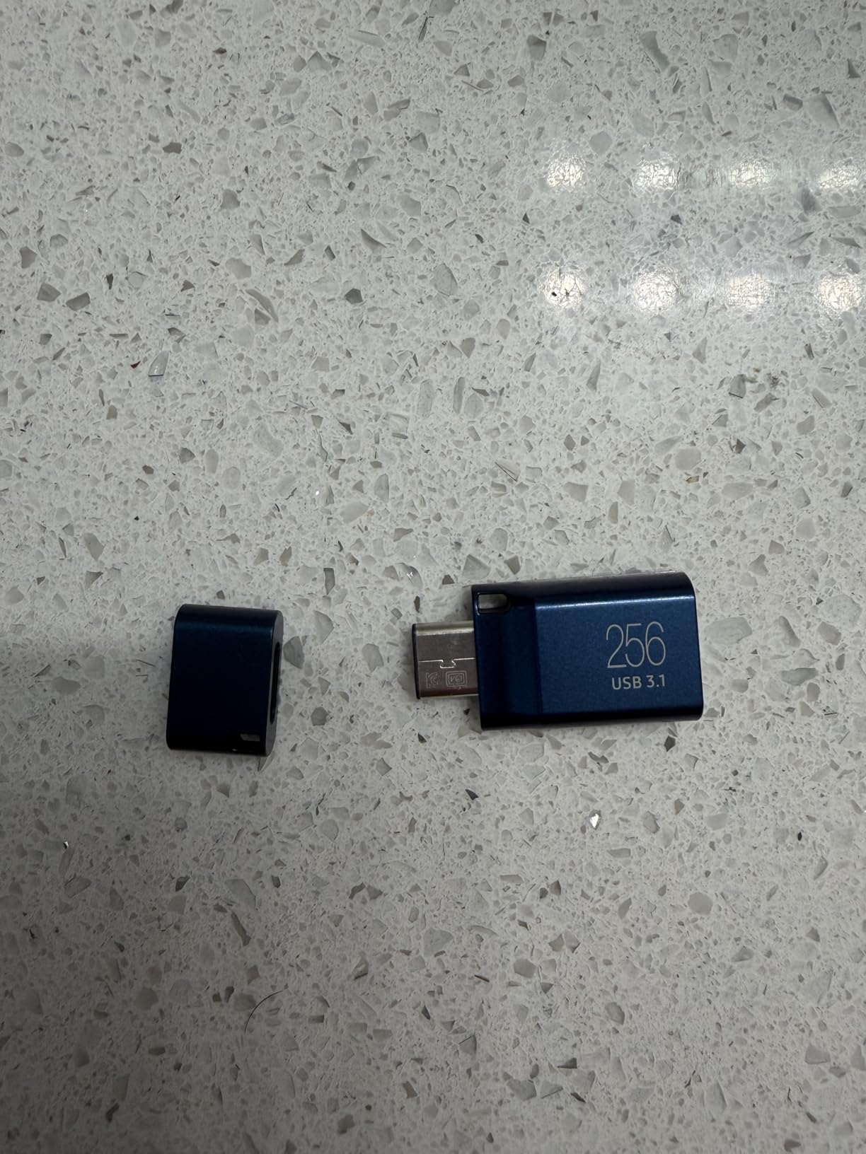Samsung Type-C USB Flash Drive, 256GB, Transfers 4GB Files in 11 Secs w/Up to 400MB/s USB 3.2 Gen 1 Read Speeds, Compatible w/USB 3.0/2.0, Waterproof, 2022, Blue, MUF-256DA/AM customer photo 2