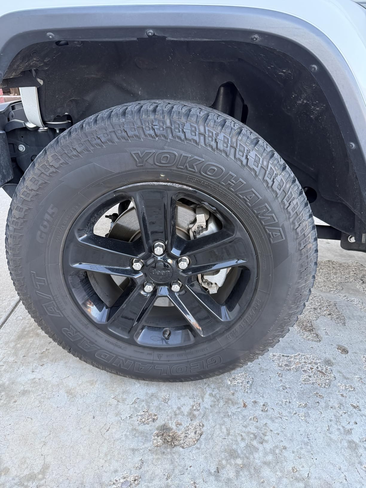 cocomfix Gloss Black Rim Touch Up Paint, Rim Paint Pen, Car Wheel Scratch Repair Kit for Curb Rash & Scratches, Universal Gloss Black Enamel paint for Alloy/Metal rims (1 fl oz), Scratch Resistant, Covers 1 Sq Ft customer photo 1