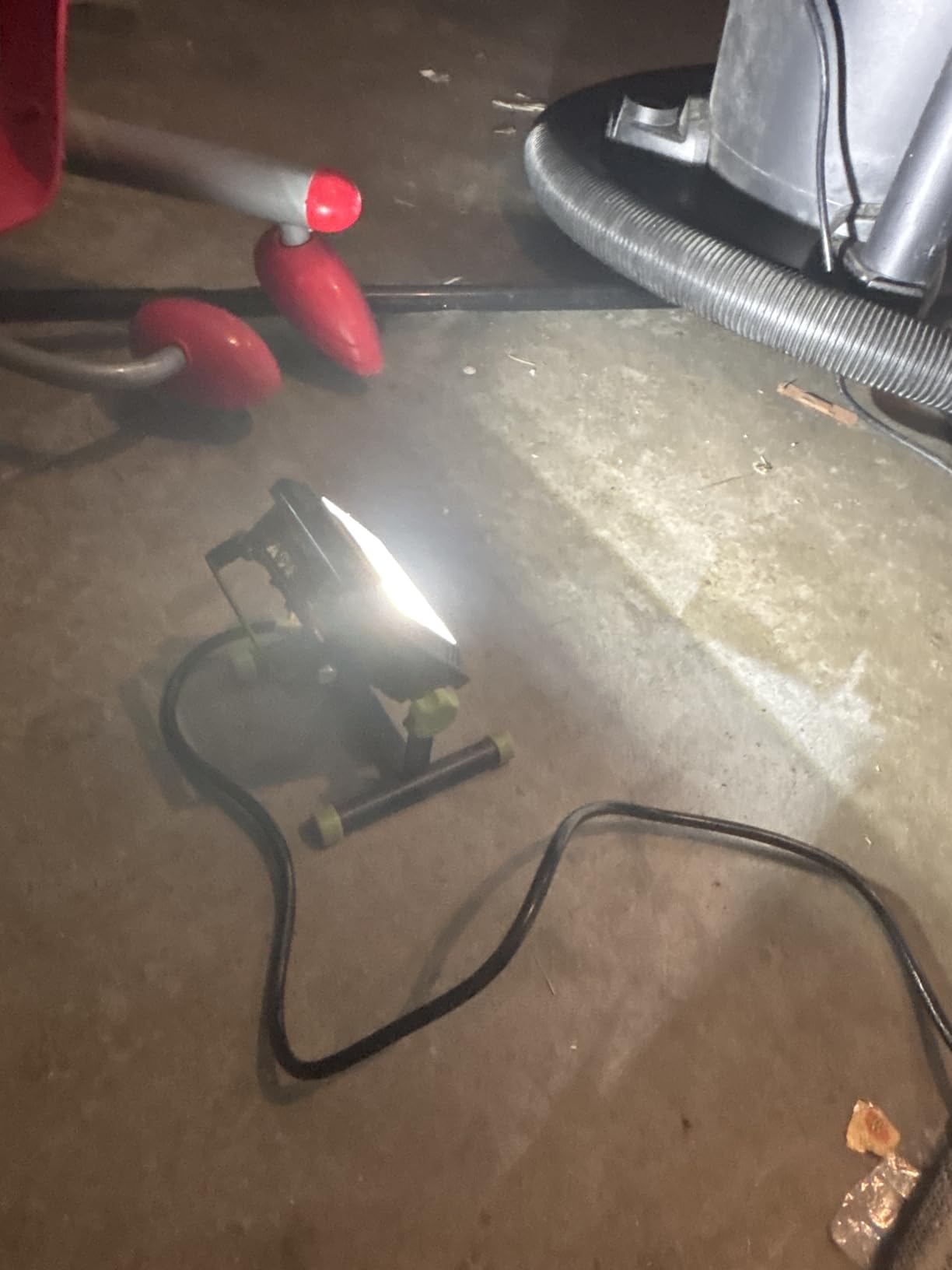 PowerSmith PWLS020H 2000 Lumen Portable LED Work Light with Metal Stand and Sealed Power Switch customer photo 1