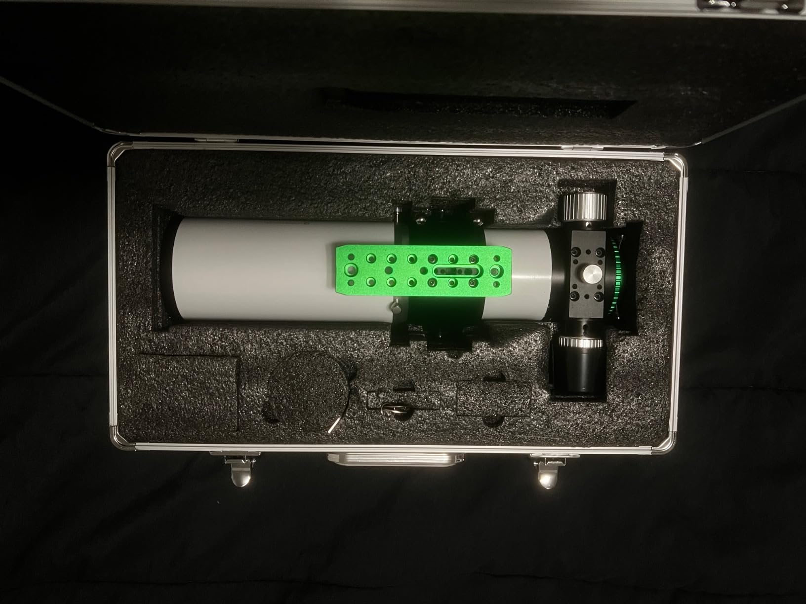 Sky-Watcher Evolux 82ED Doublet Apo Refractor Telescope- Compact and Procurable Optical Tube for Affordable Astrophotography, White (S11310) customer photo 1