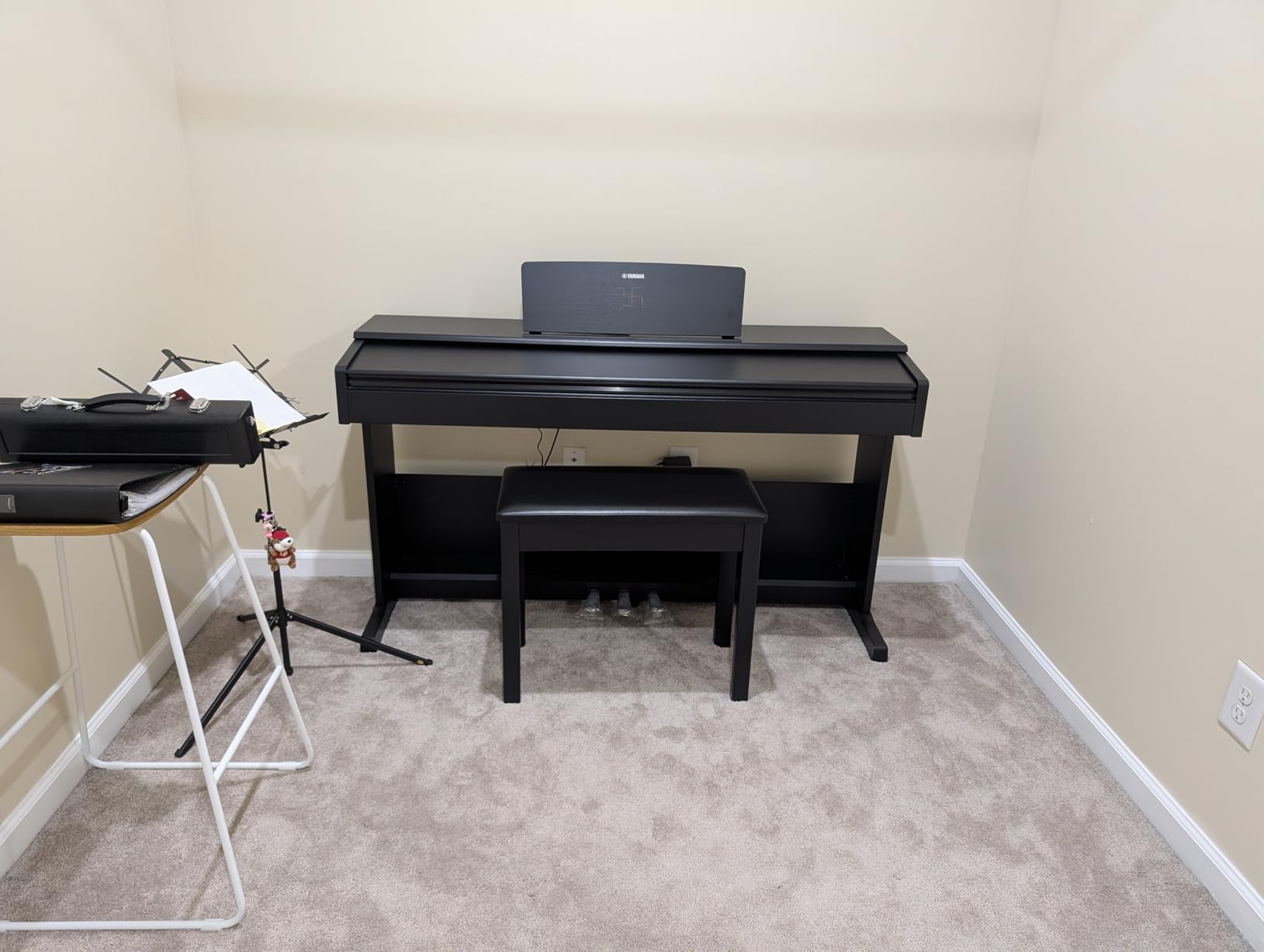 Yamaha Arius Series 88-Key Weighted Action Upright Digital Piano for Beginner and Intermediate Players, Dynamic Response, Grand Piano Sound, 3-pedal Unit, Bench Included, Rosewood YDP105R customer photo 2