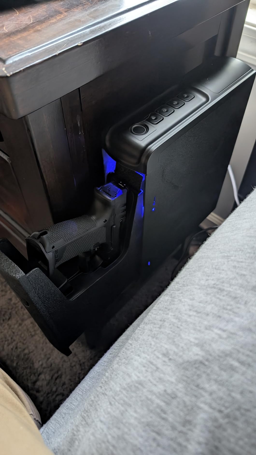 RPNB Gun Safe, Mounted Biometric Nightstand Handgun Safe with Quick Access Sliding Door, Pistol Safes for Wall Bedside Desk Vehicle with the Fingerprint, Keypad, Pistol Holder, Carbon Knight Series customer photo 1