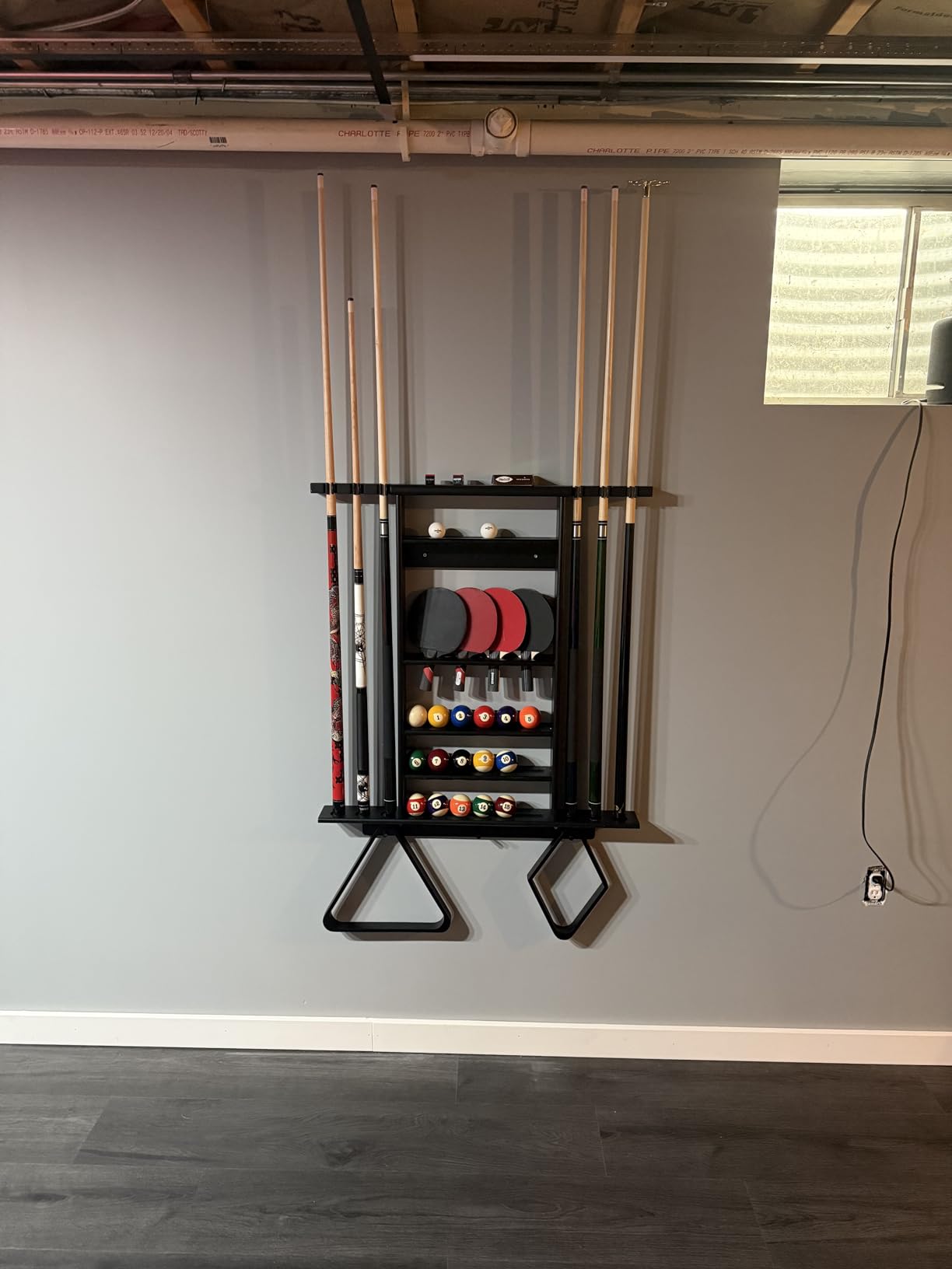 XCSOURCE Pool Stick Holder - 2-IN-1 Pool Cue & Ping Pong Paddle Rack, Solid Pine Wood Wall Mount for Billiards and Table Tennis Accessories, Man Cave, Game Room customer photo 1