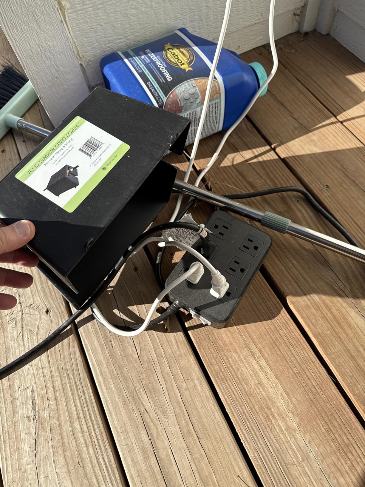 IPX6 Outdoor Power Strip Weatherproof, Waterproof Surge Protector with 6 Wide Outlet with 3 USB Ports, 6FT Long Extension Cord, Wall Mountable for Outside Decorations and More UL Listed(Black) customer photo 1