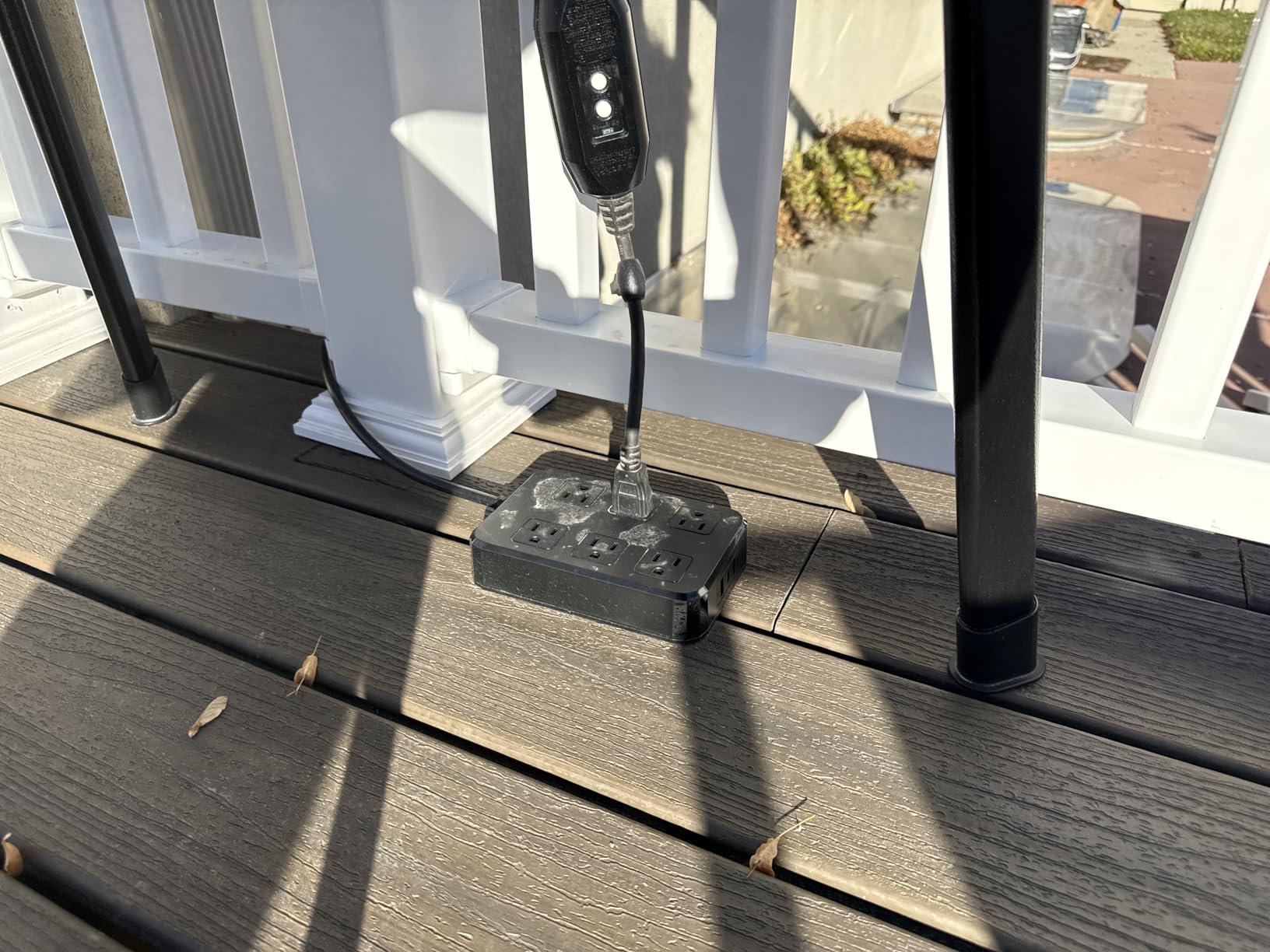 IPX6 Outdoor Power Strip Weatherproof, Waterproof Surge Protector with 6 Wide Outlet with 3 USB Ports, 6FT Long Extension Cord, Wall Mountable for Outside Decorations and More UL Listed(Black) customer photo 2