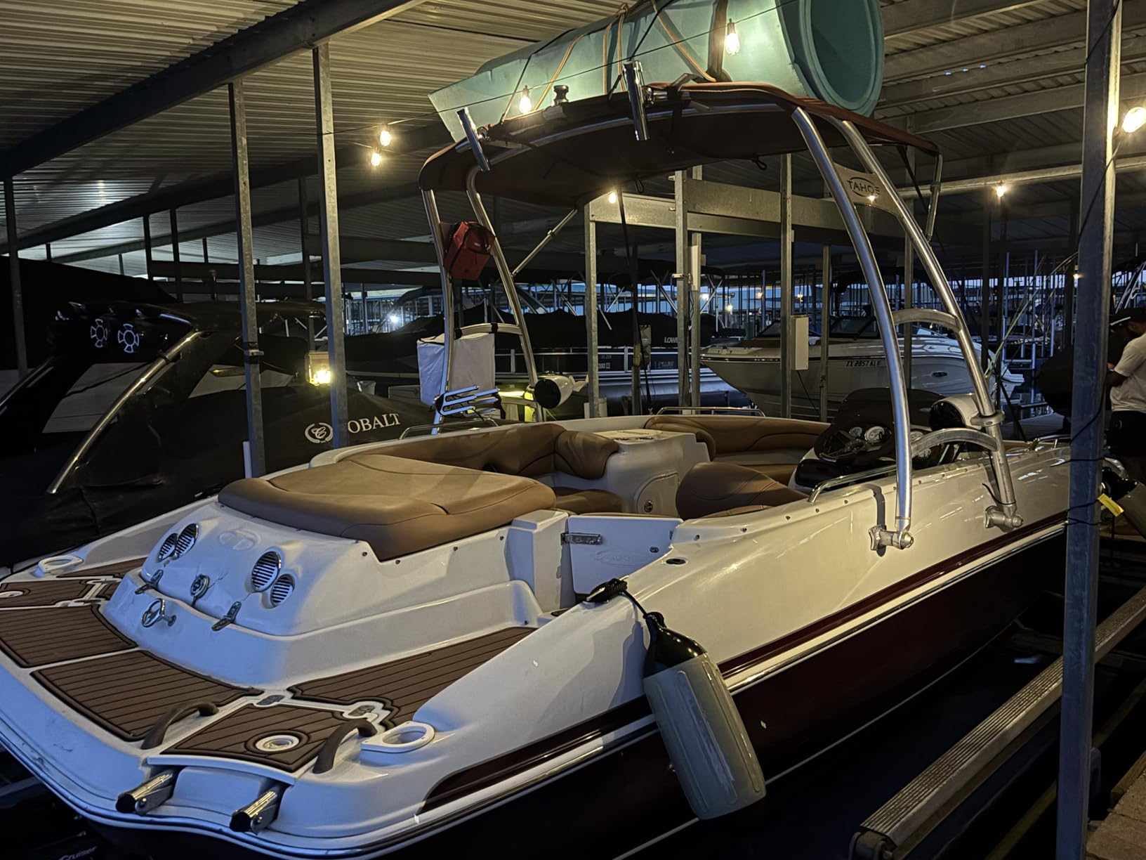 4.5/5.5/6.5/8.5/10/16 inch Boat Fenders 4 Pack,Ribbed Twin Eyes Vinyl Boat Bumpers Fenders,Boat Bumpers for Docking Come with Ropes Needles and Pump to Inflate customer photo 2