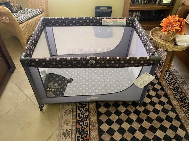 Pamo Babe Compact Pack and Play - Portable Crib for Baby, Lightweight Foldable Travel Playard with Mattress Pad & Carry Bag, Safe Breathable Travel Bed for Home, Trips & Family Visits, Black customer photo 1