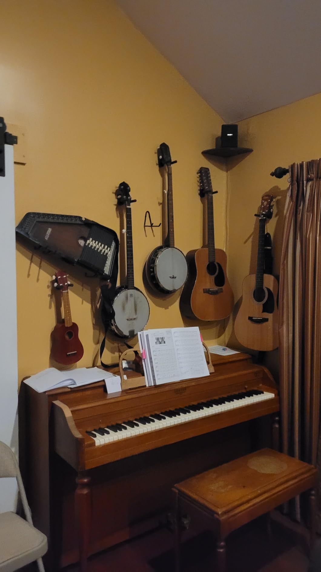 Guitar String Winder, Guitar String Winder Tool, Guitar Bridge Pin Puller and Cutter, 3 In 1 Multifunctional Guitar String Peg Tuner Winder for Acoustic Electric Guitar (Black) customer photo 1