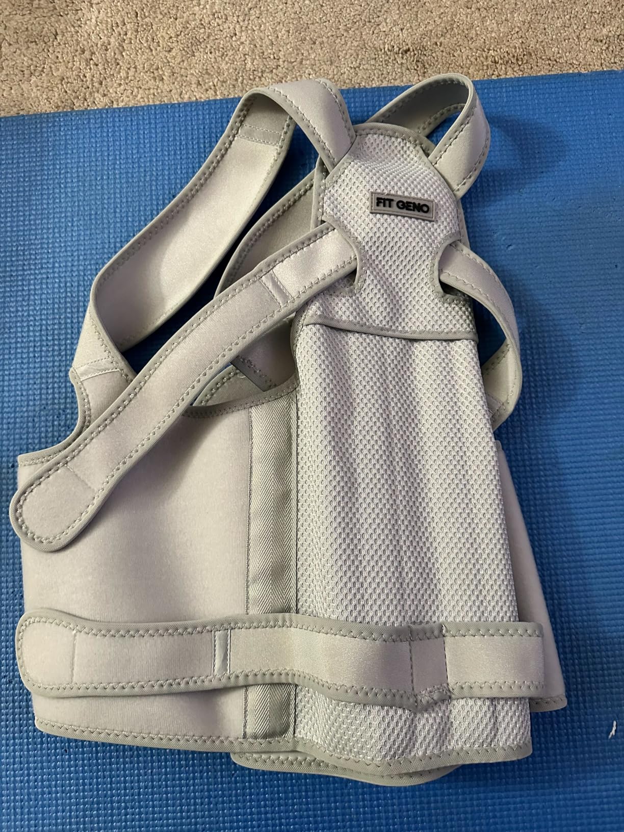 Fit Geno Back Brace Posture Corrector for Women and Men, Shoulder Straightener, Adjustable Full Back Support, Upper and Lower Back Pain Relief - Scoliosis, Hunchback, Hump, Thoracic, Spine Corrector customer photo 1