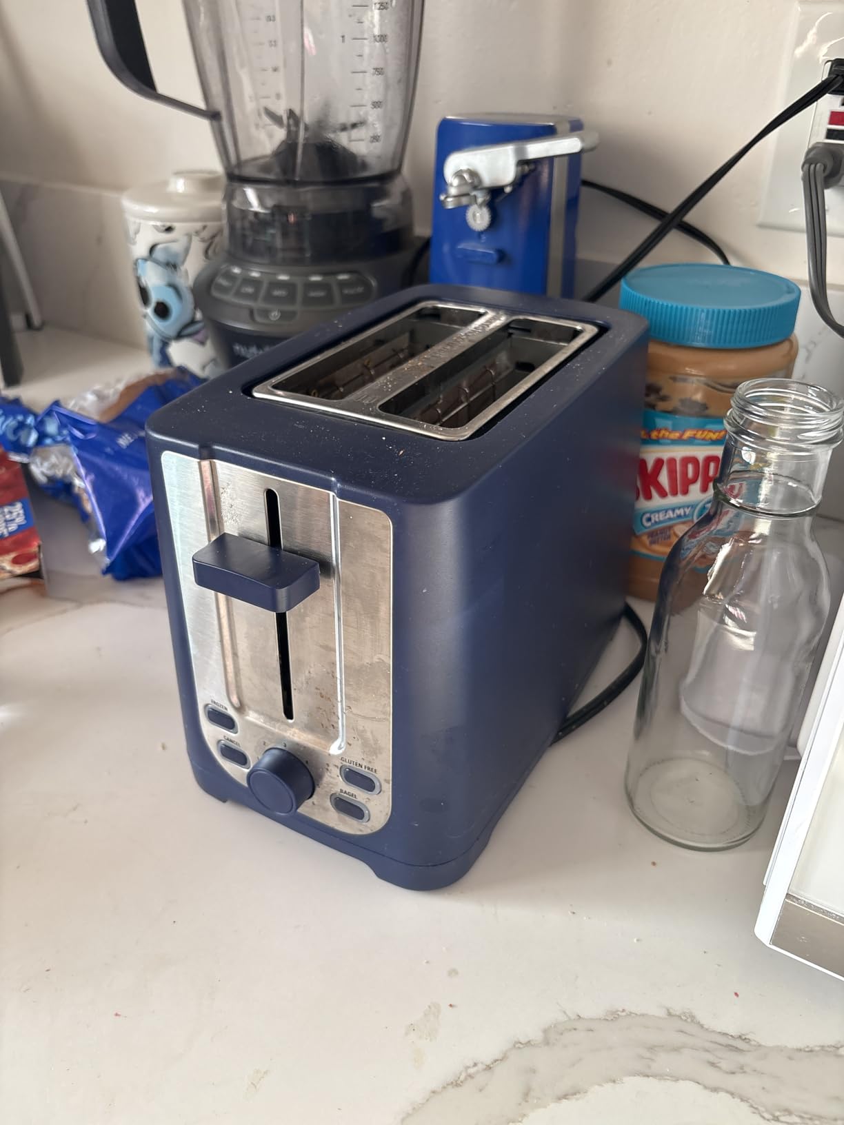 bella 2 Slice Toaster with Auto Shut Off - Extra Wide Slots & Removable Crumb Tray and Cancel, Defrost & Reheat Function - Toast Bread, Bagel & Waffle, White customer photo 1