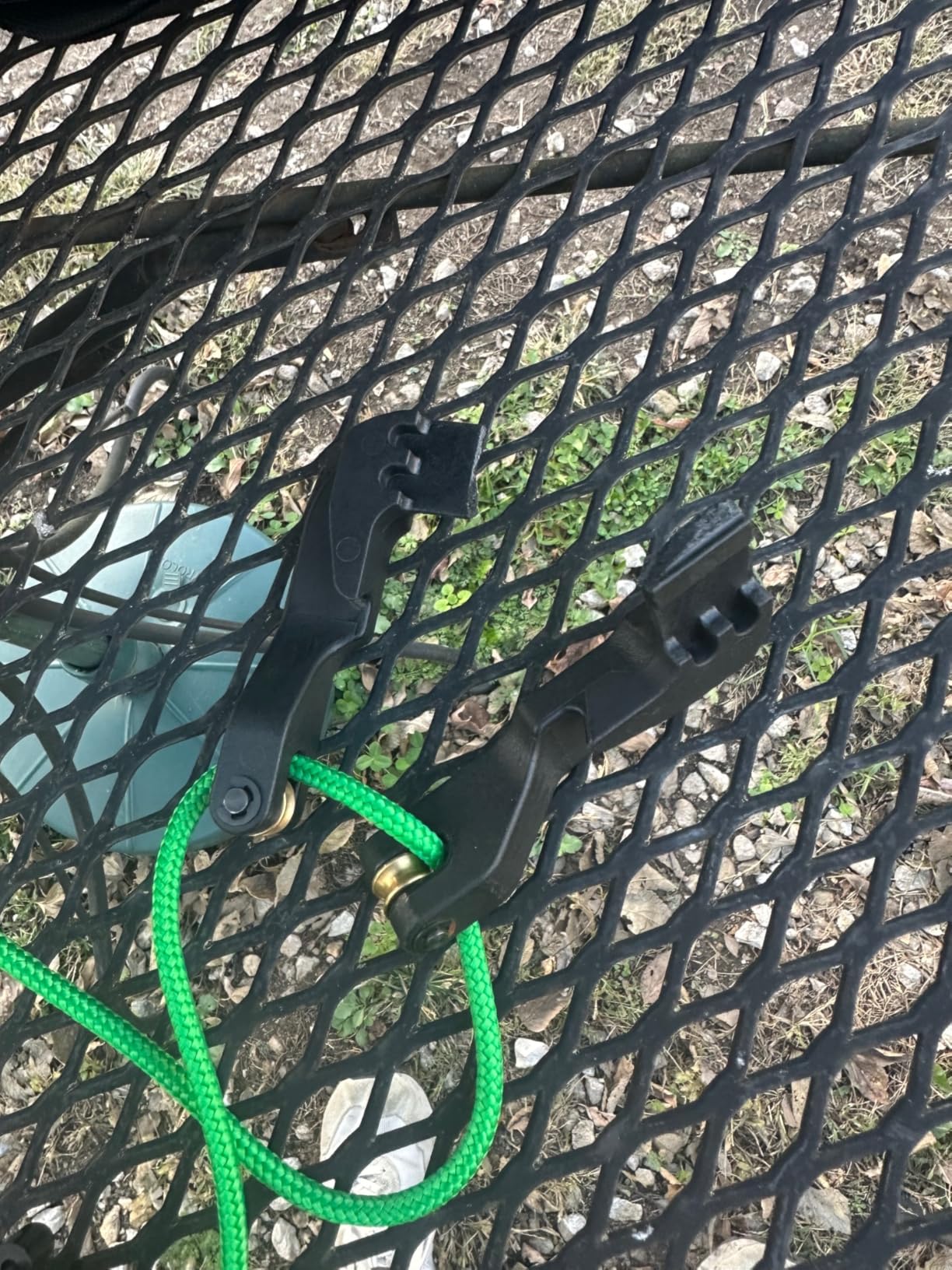 CenterPoint Wrath 430X 430 FPS Compound Crossbow - 9 Inch Axle-to-Axle with Silent Crank and Illuminated Scope customer photo 2