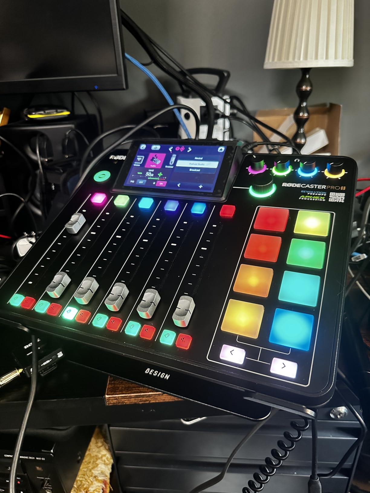 RØDE RØDECaster Pro II All-in-One Production Solution for Podcasting, Streaming, Music Production and Content Creation customer photo 1