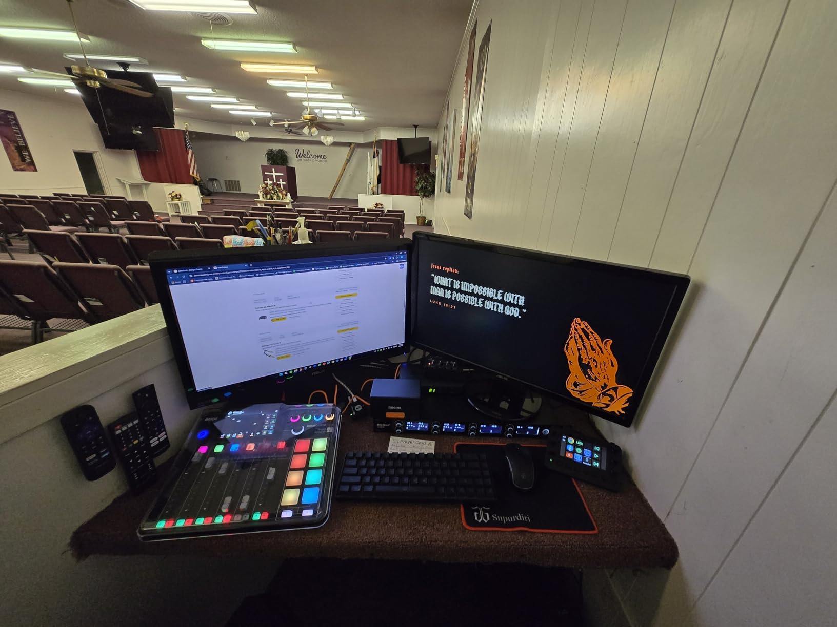 RØDE RØDECaster Pro II All-in-One Production Solution for Podcasting, Streaming, Music Production and Content Creation customer photo 2