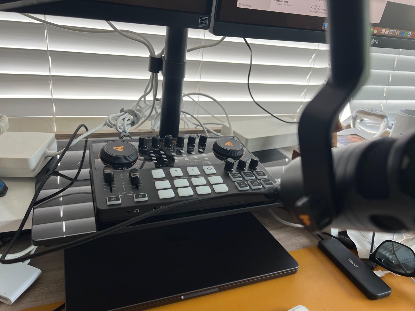 MAONO AME2 Audio Interface Mixer, Podcast Studio Console with XLR Input customer photo 1