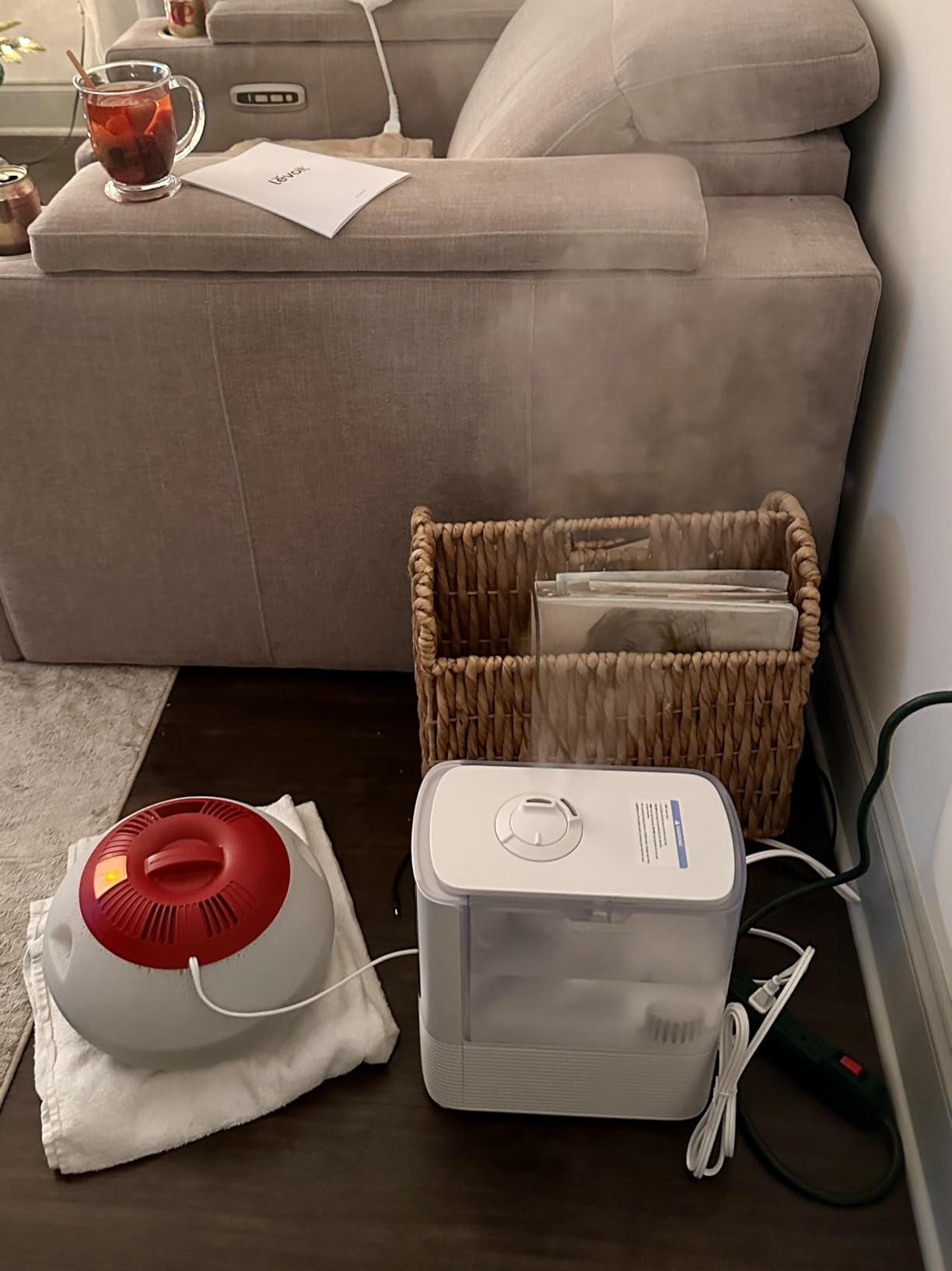 Levoit Humidifiers for Bedroom, Smart Warm and Cool Mist, Symptom Relief | OasisMist 4.5L Top-Fill Tank Runs 45H, Large Room, Auto Customized Humidity, 26dB Quiet, Essential Oil, Easy to Clean, White customer photo 2